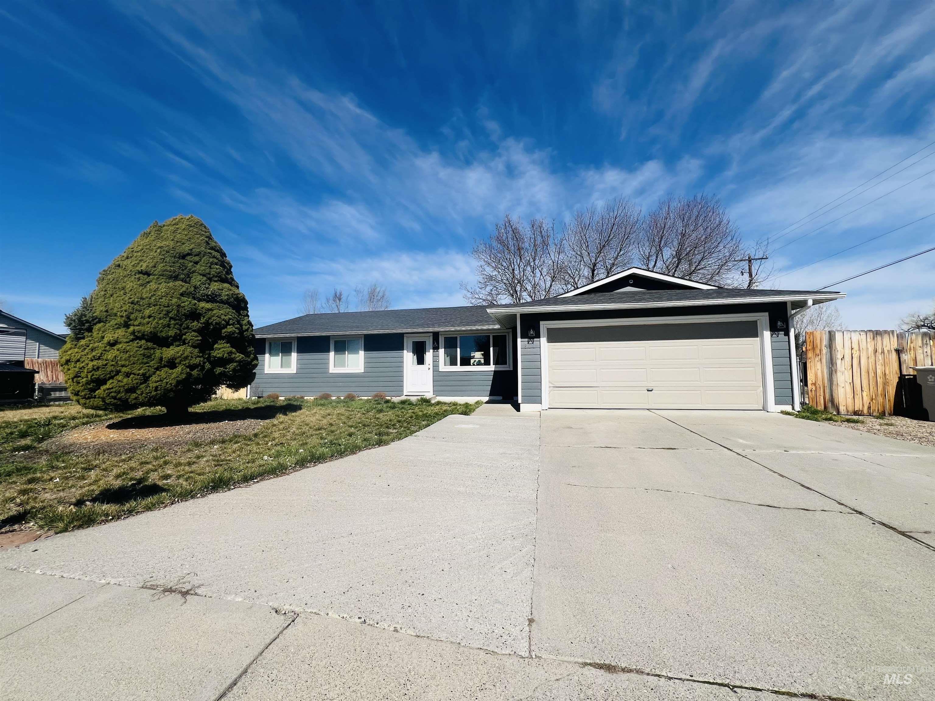 510 Laurel Dr, Mountain Home, Idaho 83647, 3 Bedrooms, 2 Bathrooms, Residential For Sale, Price $329,000, 98977857