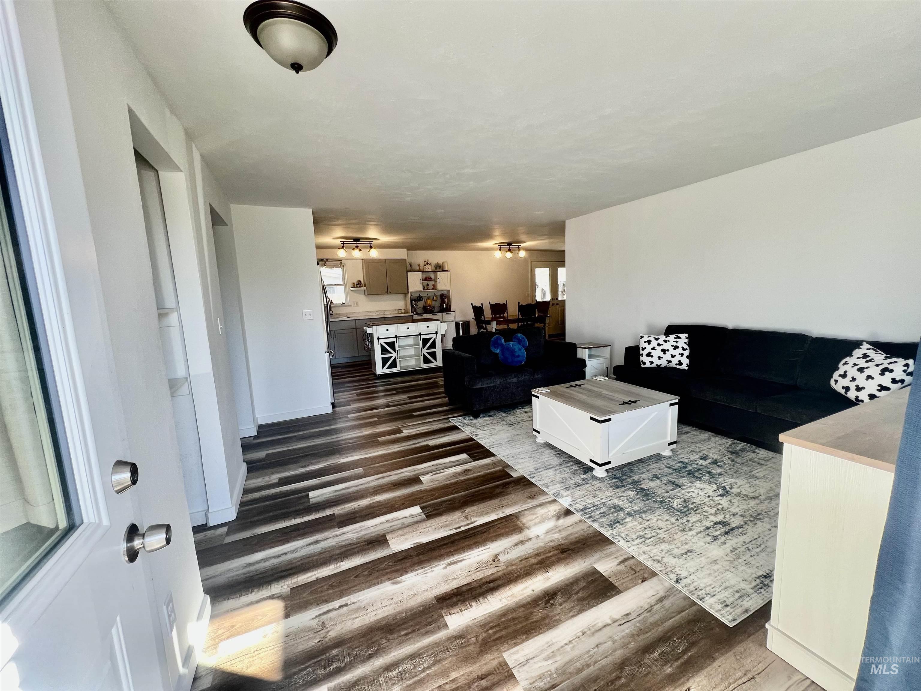 510 Laurel Dr, Mountain Home, Idaho 83647, 3 Bedrooms, 2 Bathrooms, Residential For Sale, Price $329,000, 98977857