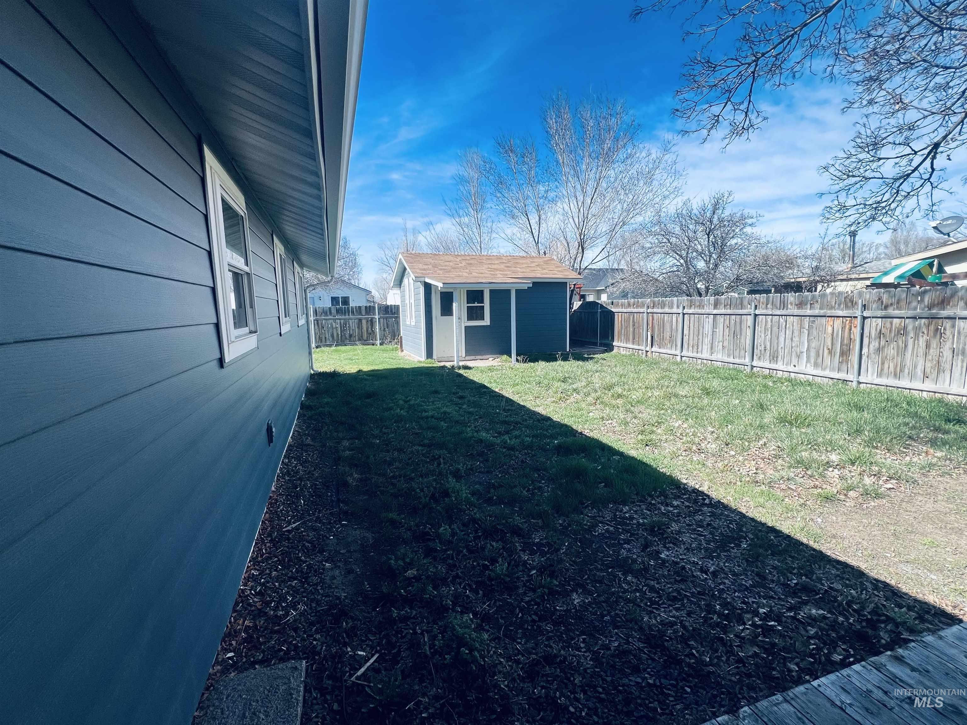 510 Laurel Dr, Mountain Home, Idaho 83647, 3 Bedrooms, 2 Bathrooms, Residential For Sale, Price $329,000, 98977857