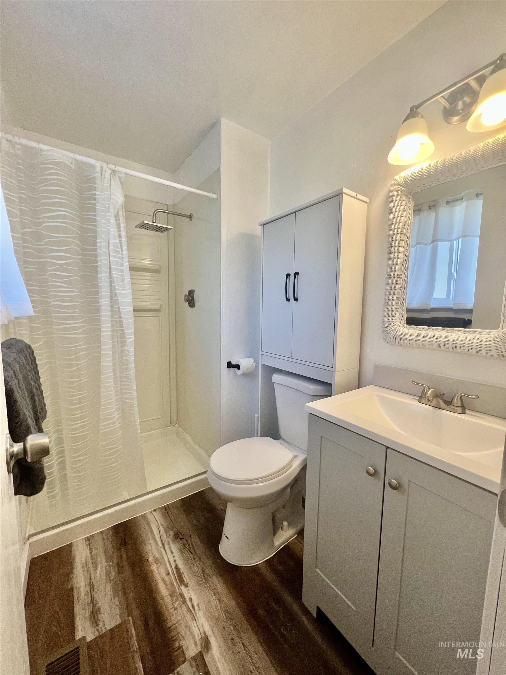 510 Laurel Dr, Mountain Home, Idaho 83647, 3 Bedrooms, 2 Bathrooms, Residential For Sale, Price $329,000, 98977857