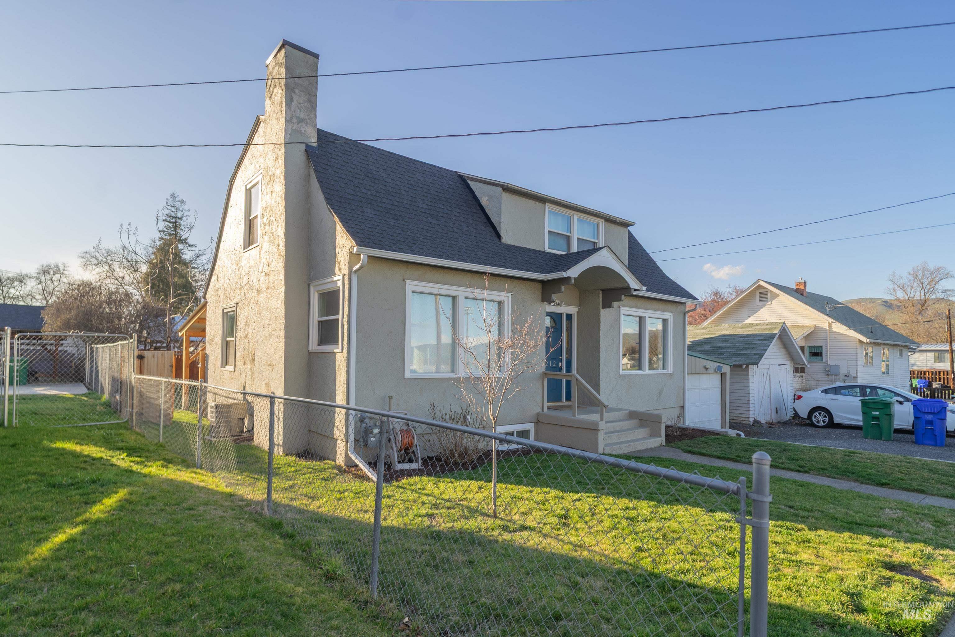 1212 14th St, Lewiston, Idaho 83501, 4 Bedrooms, 2 Bathrooms, Residential For Sale, Price $365,000,MLS 98977858