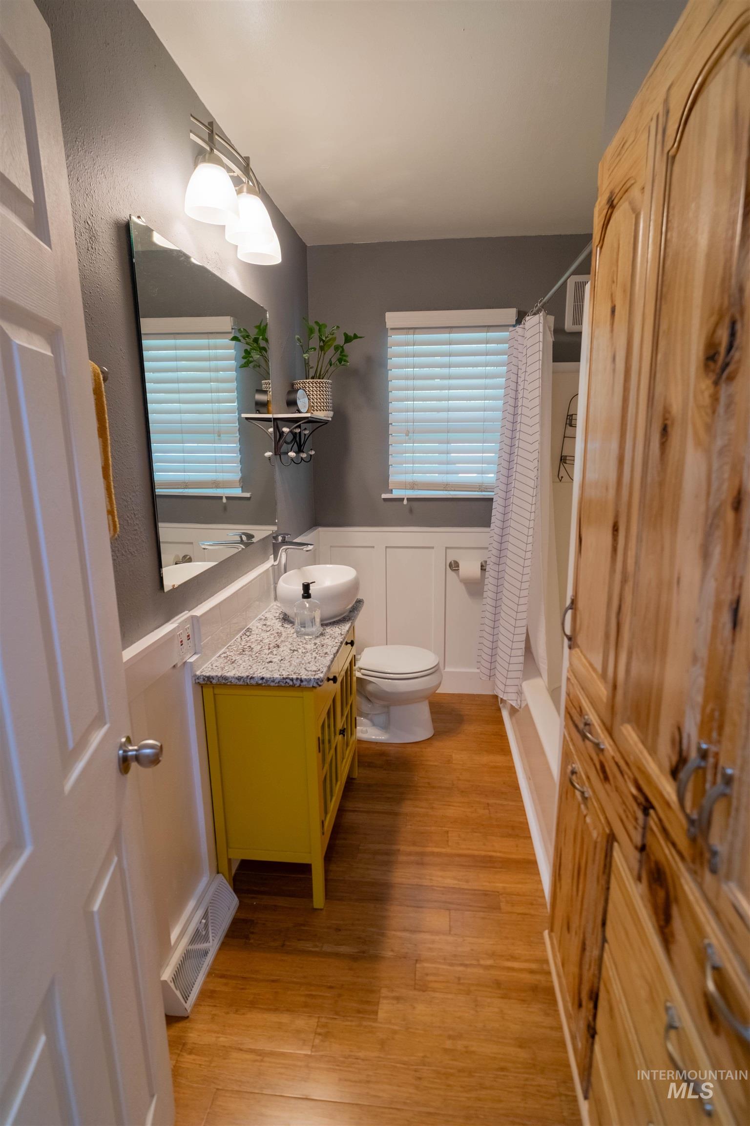 1212 14th St, Lewiston, Idaho 83501, 4 Bedrooms, 2 Bathrooms, Residential For Sale, Price $365,000,MLS 98977858