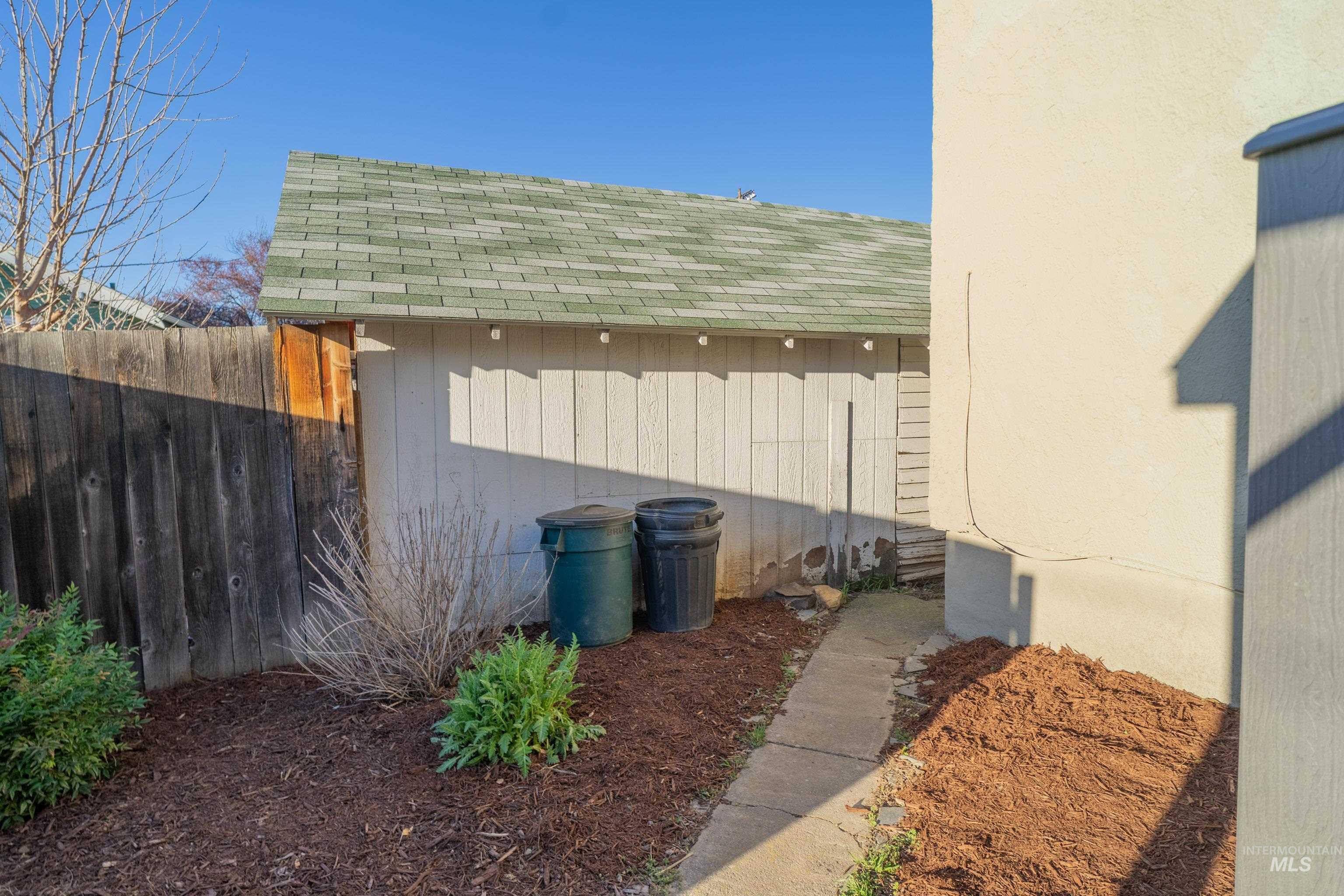 1212 14th St, Lewiston, Idaho 83501, 4 Bedrooms, 2 Bathrooms, Residential For Sale, Price $365,000,MLS 98977858