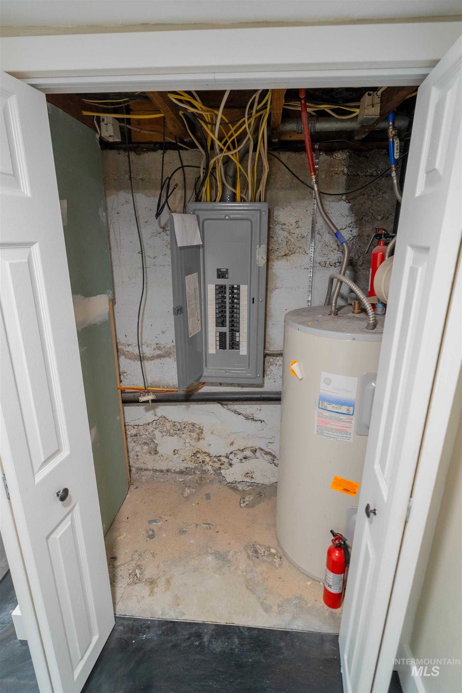 1212 14th St, Lewiston, Idaho 83501, 4 Bedrooms, 2 Bathrooms, Residential For Sale, Price $365,000,MLS 98977858