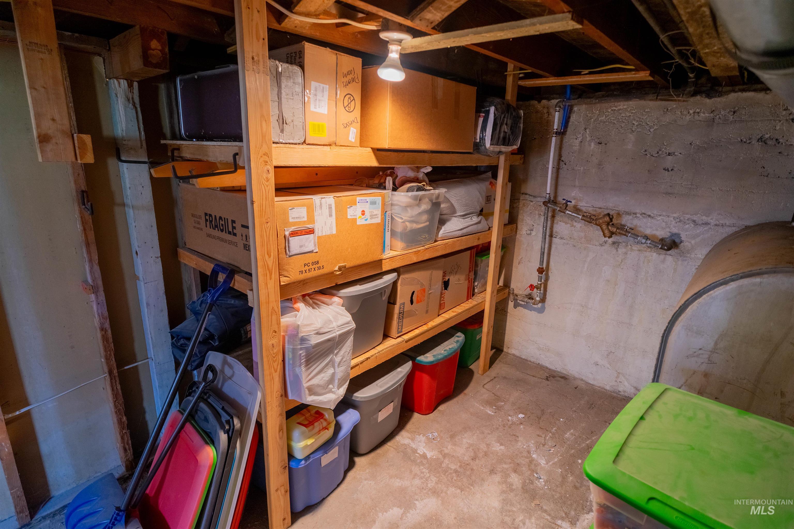 1212 14th St, Lewiston, Idaho 83501, 4 Bedrooms, 2 Bathrooms, Residential For Sale, Price $365,000,MLS 98977858