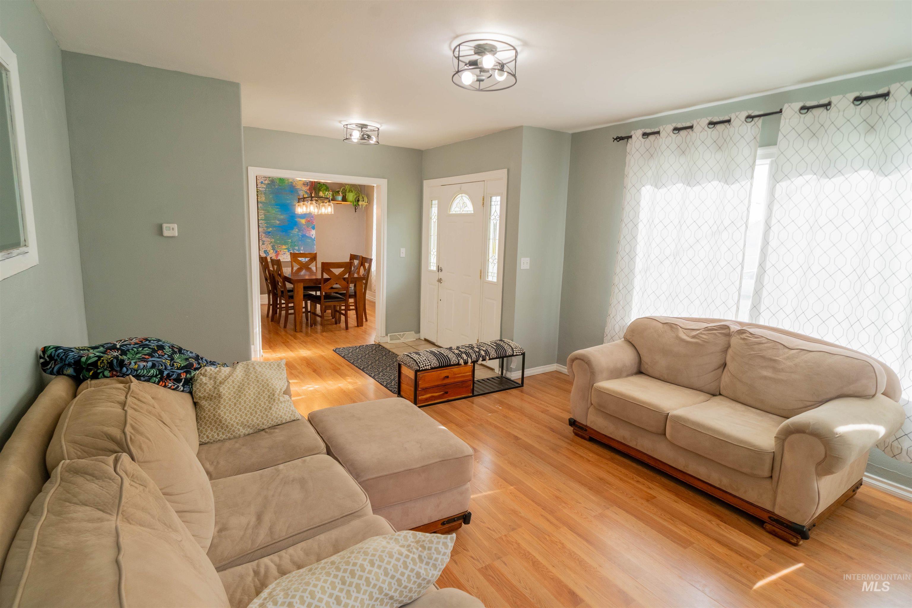 1212 14th St, Lewiston, Idaho 83501, 4 Bedrooms, 2 Bathrooms, Residential For Sale, Price $365,000,MLS 98977858