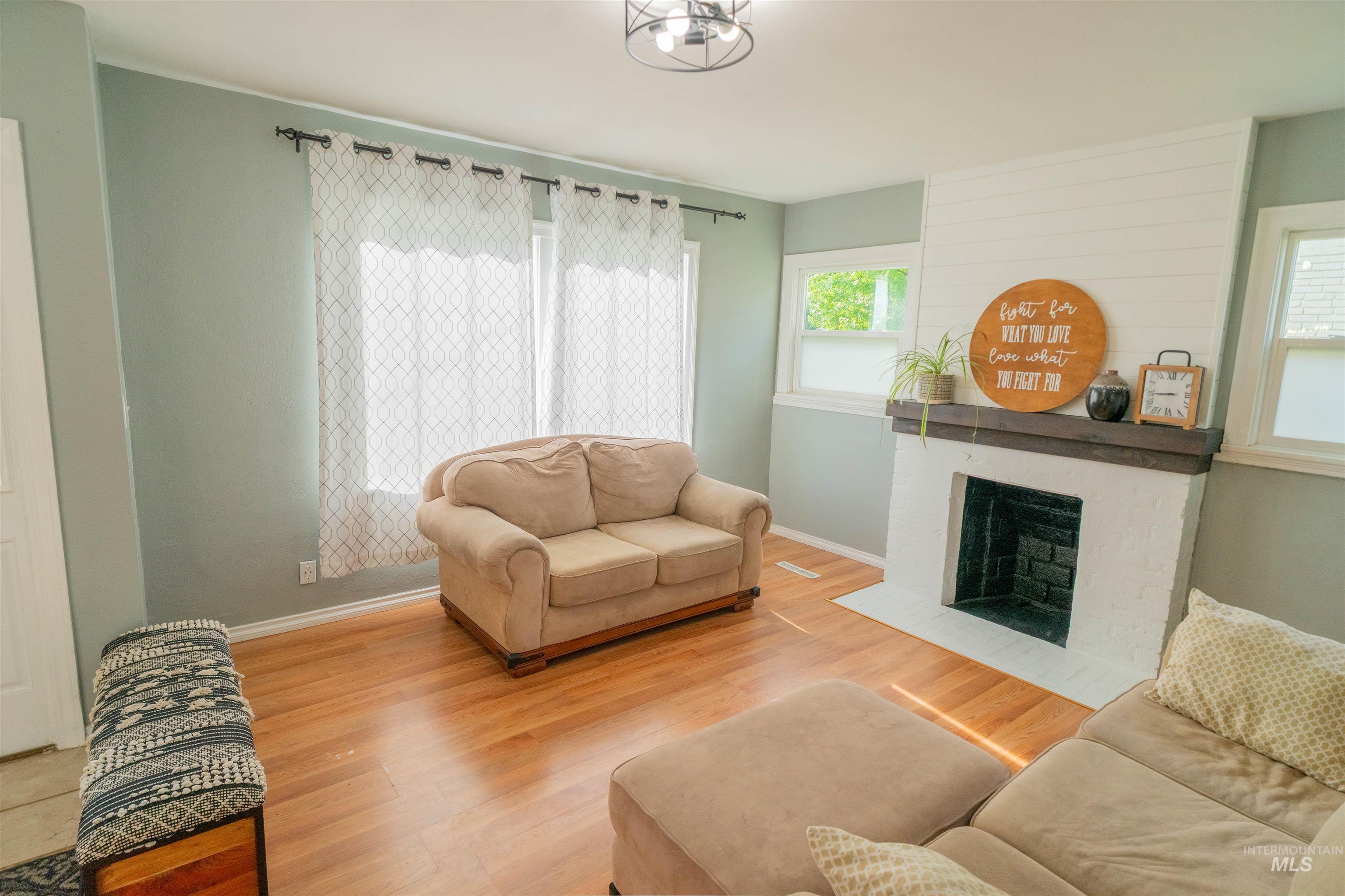 1212 14th St, Lewiston, Idaho 83501, 4 Bedrooms, 2 Bathrooms, Residential For Sale, Price $365,000,MLS 98977858