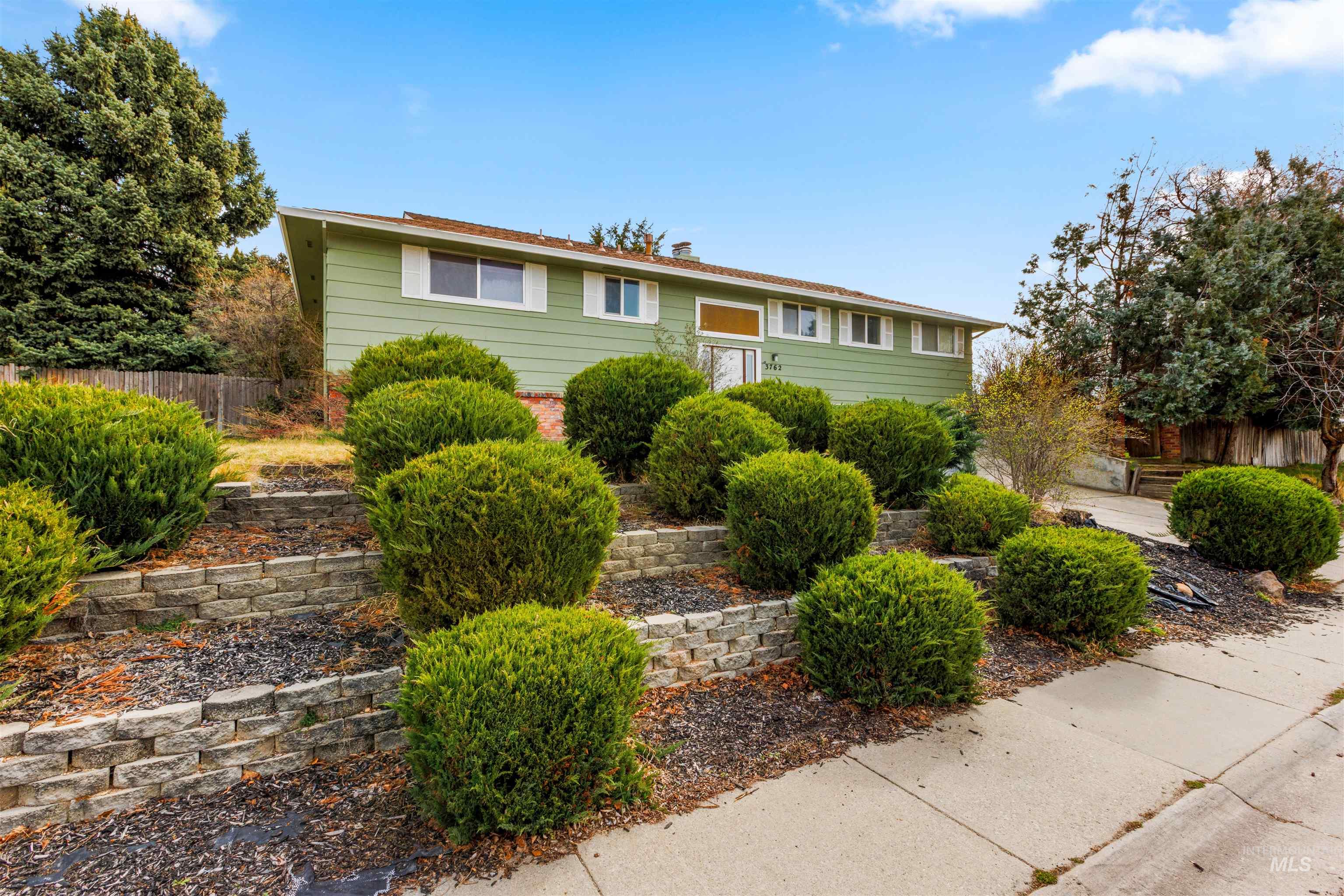 3762 S Summerset Way, Boise, Idaho 83709, 5 Bedrooms, 3 Bathrooms, Residential For Sale, Price $525,000,MLS 98977859