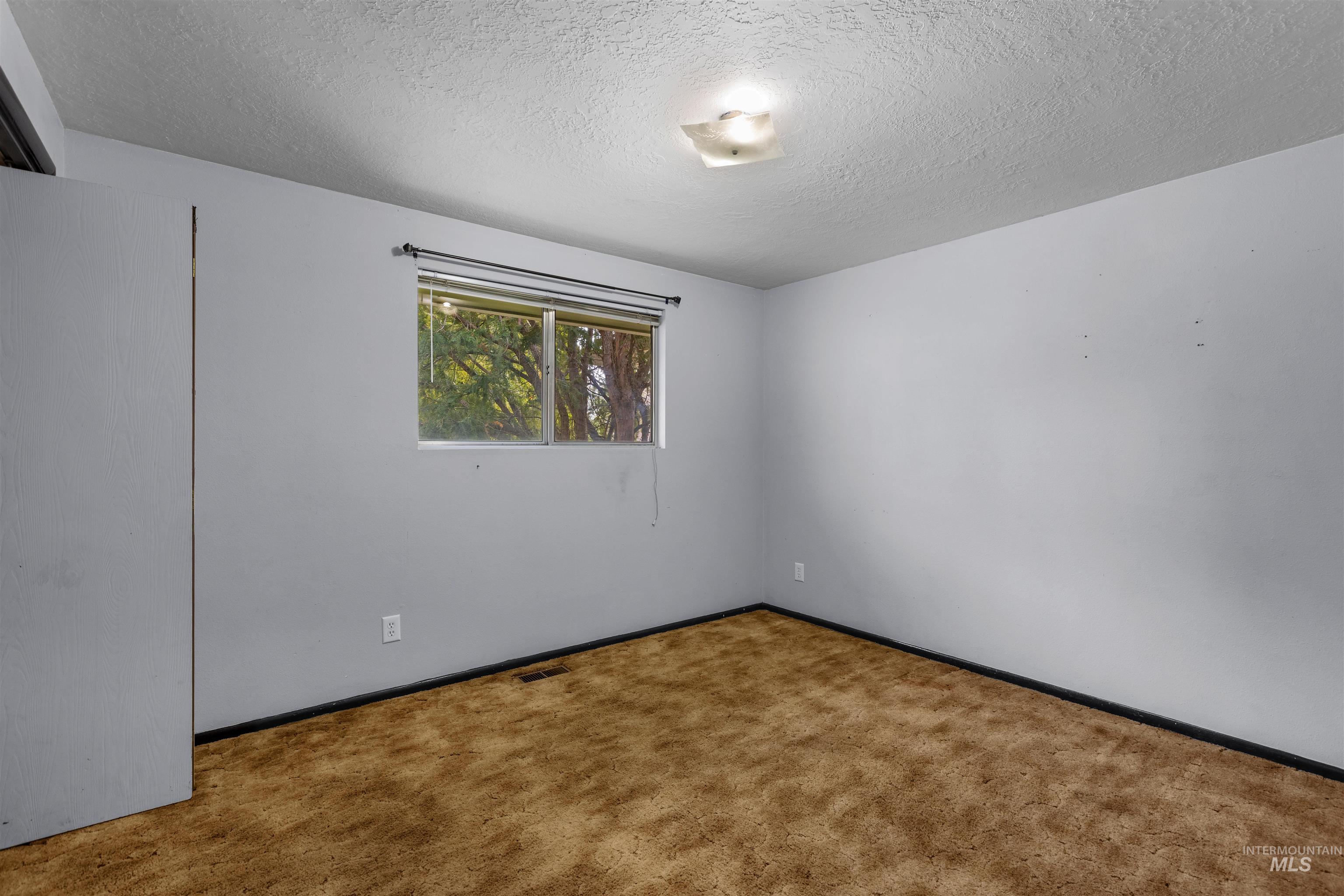 3762 S Summerset Way, Boise, Idaho 83709, 5 Bedrooms, 3 Bathrooms, Residential For Sale, Price $525,000,MLS 98977859