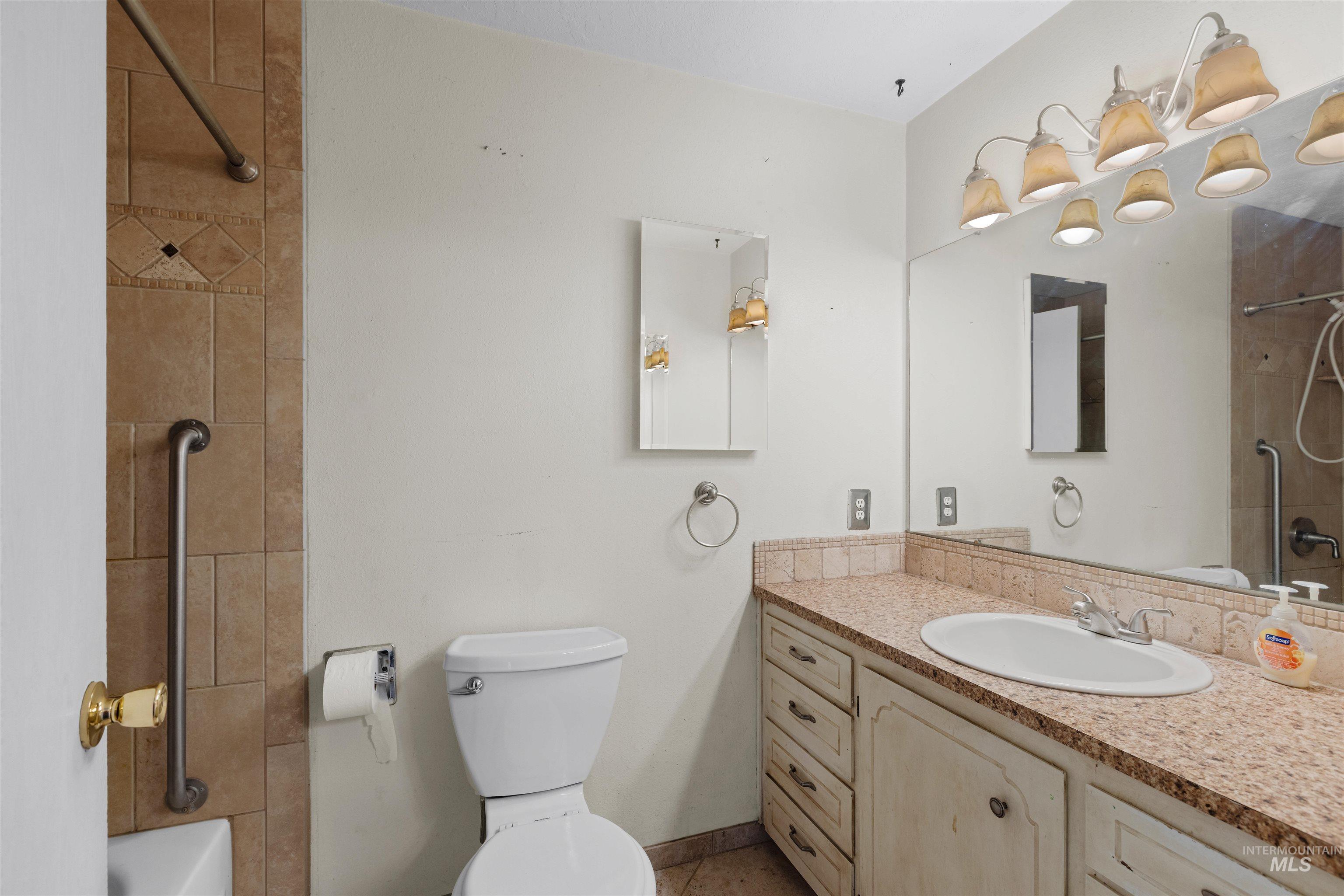 3762 S Summerset Way, Boise, Idaho 83709, 5 Bedrooms, 3 Bathrooms, Residential For Sale, Price $525,000,MLS 98977859