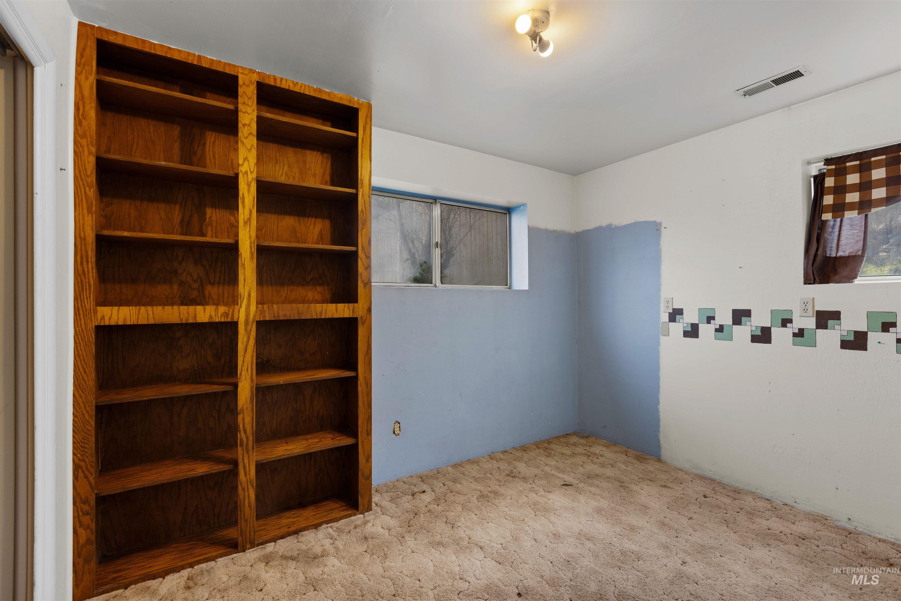 3762 S Summerset Way, Boise, Idaho 83709, 5 Bedrooms, 3 Bathrooms, Residential For Sale, Price $525,000,MLS 98977859