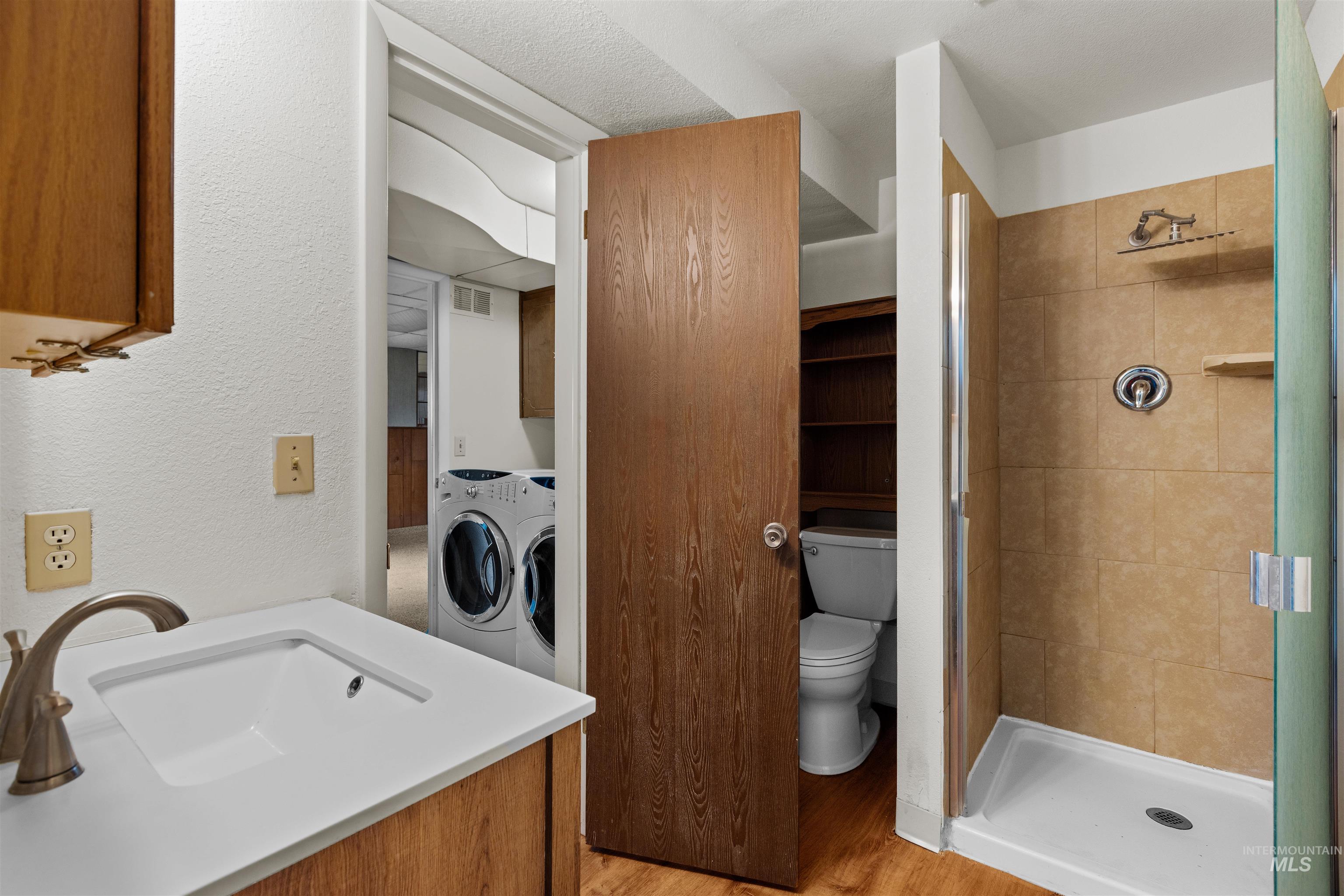 3762 S Summerset Way, Boise, Idaho 83709, 5 Bedrooms, 3 Bathrooms, Residential For Sale, Price $525,000,MLS 98977859