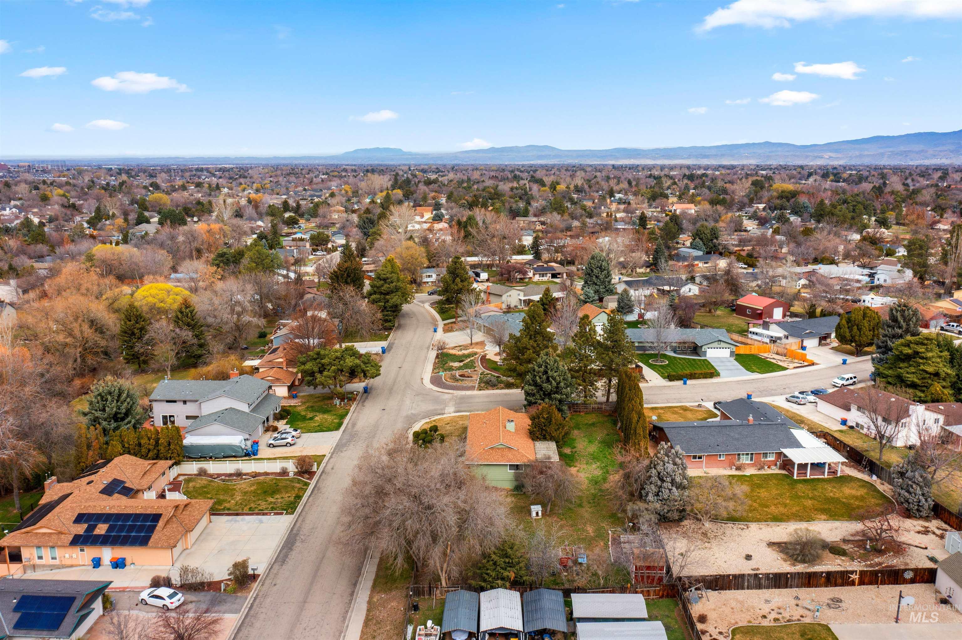 3762 S Summerset Way, Boise, Idaho 83709, 5 Bedrooms, 3 Bathrooms, Residential For Sale, Price $525,000,MLS 98977859