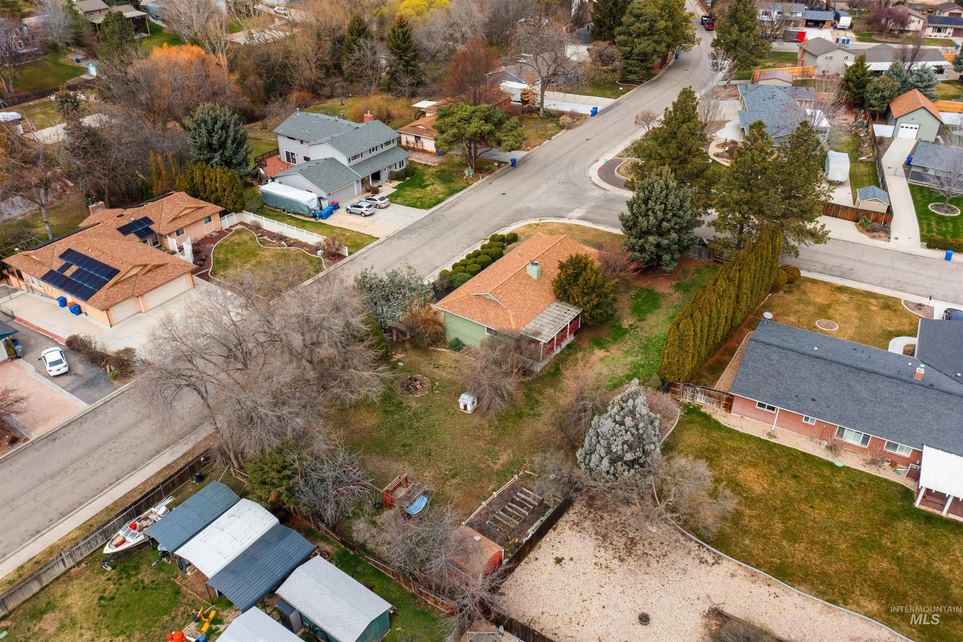 3762 S Summerset Way, Boise, Idaho 83709, 5 Bedrooms, 3 Bathrooms, Residential For Sale, Price $525,000,MLS 98977859