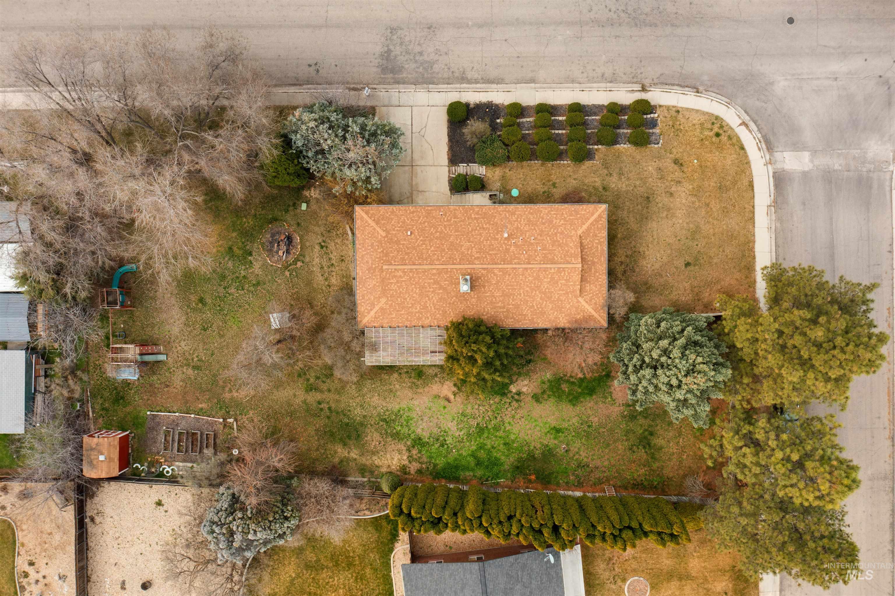 3762 S Summerset Way, Boise, Idaho 83709, 5 Bedrooms, 3 Bathrooms, Residential For Sale, Price $525,000,MLS 98977859