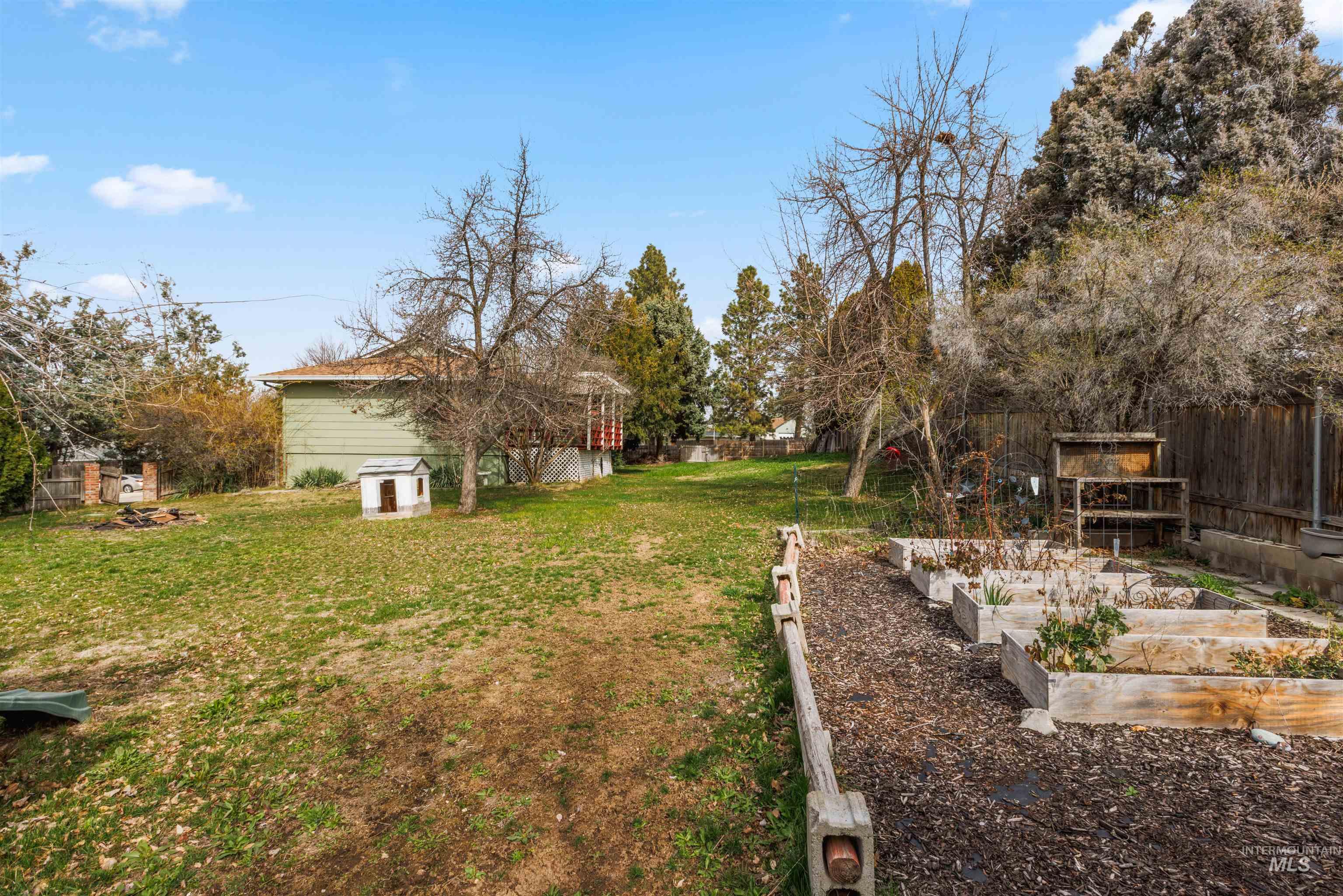 3762 S Summerset Way, Boise, Idaho 83709, 5 Bedrooms, 3 Bathrooms, Residential For Sale, Price $525,000,MLS 98977859