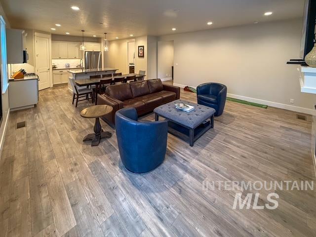 3366 W Lassen Dr, Boise, Idaho 83703, 5 Bedrooms, 4 Bathrooms, Residential For Sale, Price $925,000,MLS 98977863