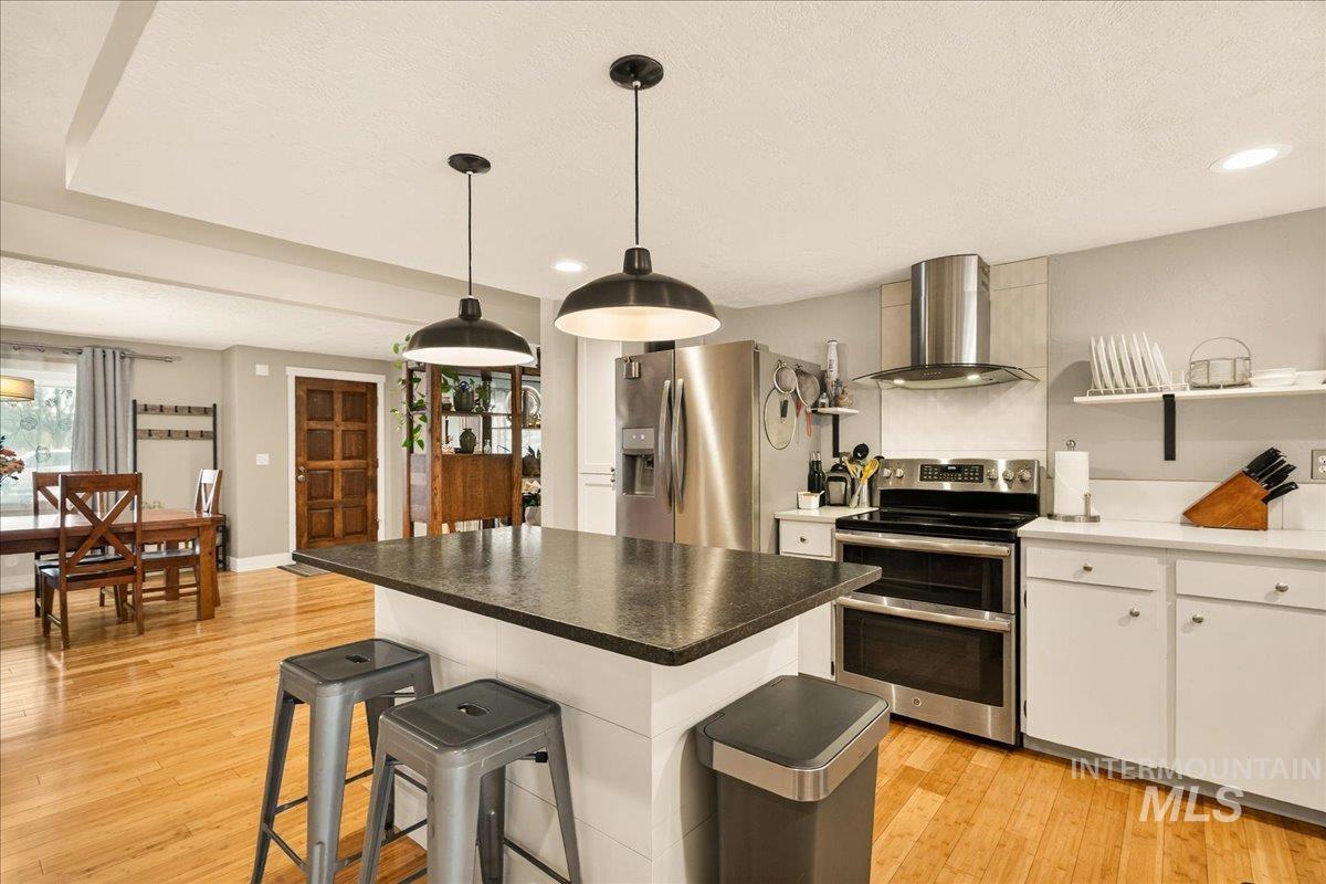 1933 N Blossom Pl, Meridian, Idaho 83646, 6 Bedrooms, 2.5 Bathrooms, Residential For Sale, Price $600,000,MLS 98977864