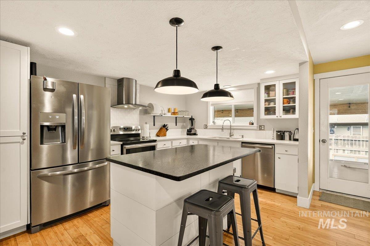 1933 N Blossom Pl, Meridian, Idaho 83646, 6 Bedrooms, 2.5 Bathrooms, Residential For Sale, Price $600,000,MLS 98977864