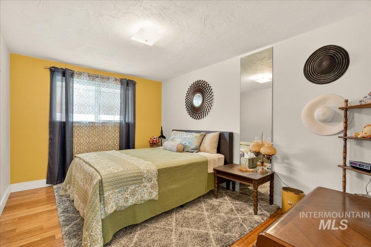 1933 N Blossom Pl, Meridian, Idaho 83646, 6 Bedrooms, 2.5 Bathrooms, Residential For Sale, Price $600,000,MLS 98977864