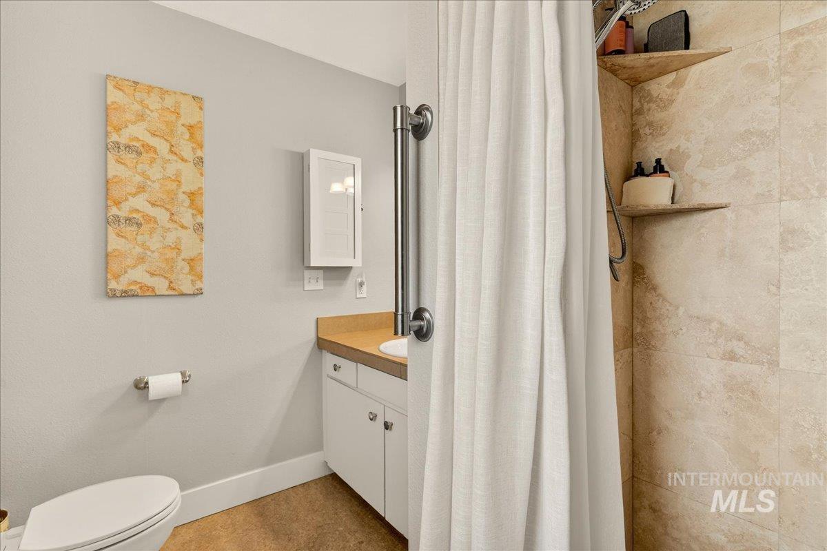 1933 N Blossom Pl, Meridian, Idaho 83646, 6 Bedrooms, 2.5 Bathrooms, Residential For Sale, Price $600,000,MLS 98977864