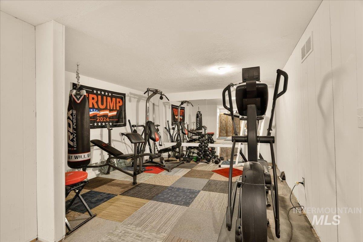 1933 N Blossom Pl, Meridian, Idaho 83646, 6 Bedrooms, 2.5 Bathrooms, Residential For Sale, Price $600,000,MLS 98977864