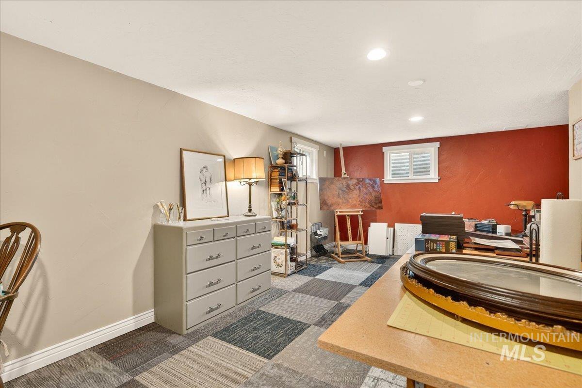 1933 N Blossom Pl, Meridian, Idaho 83646, 6 Bedrooms, 2.5 Bathrooms, Residential For Sale, Price $600,000,MLS 98977864