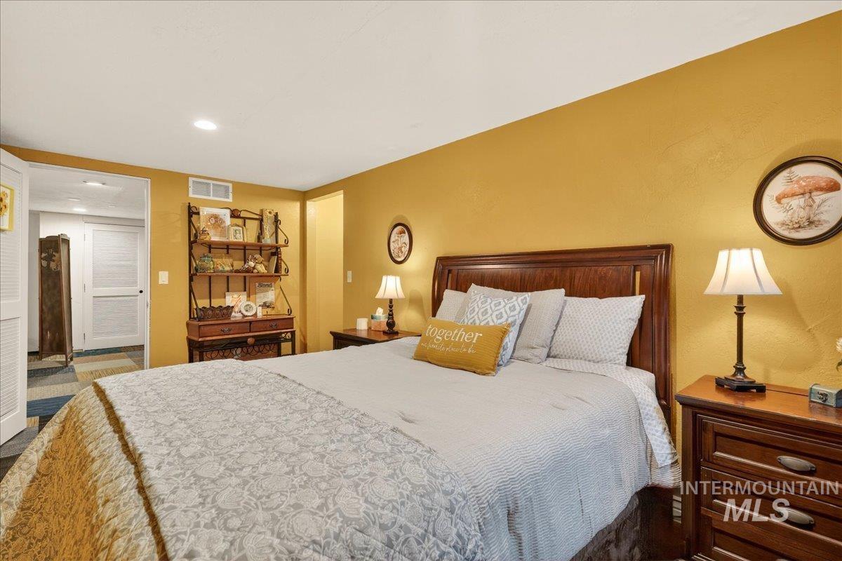 1933 N Blossom Pl, Meridian, Idaho 83646, 6 Bedrooms, 2.5 Bathrooms, Residential For Sale, Price $600,000,MLS 98977864