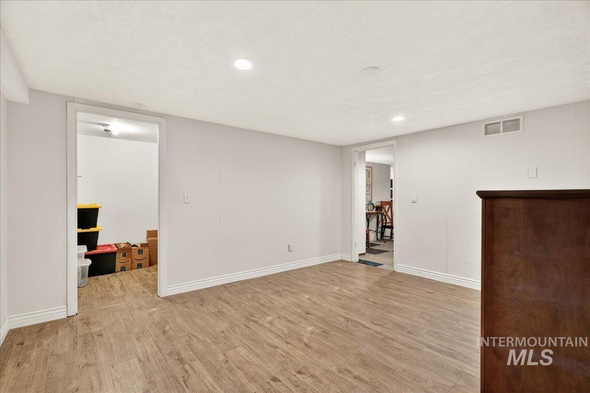 1933 N Blossom Pl, Meridian, Idaho 83646, 6 Bedrooms, 2.5 Bathrooms, Residential For Sale, Price $600,000,MLS 98977864