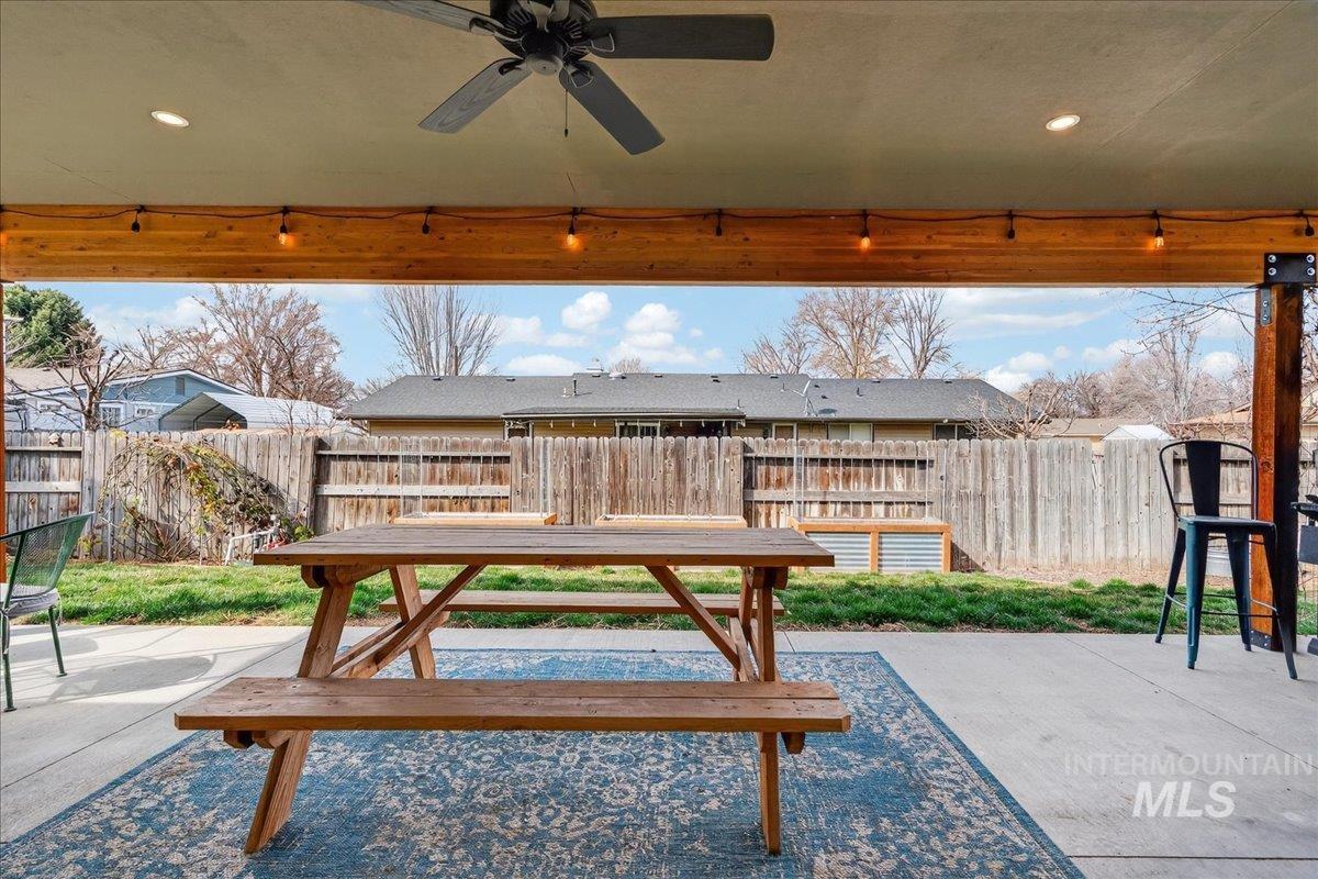 1933 N Blossom Pl, Meridian, Idaho 83646, 6 Bedrooms, 2.5 Bathrooms, Residential For Sale, Price $600,000,MLS 98977864