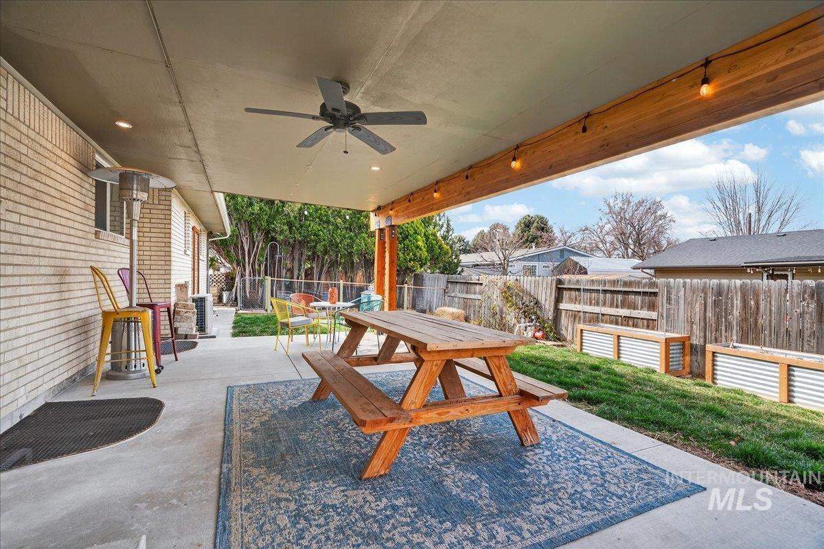 1933 N Blossom Pl, Meridian, Idaho 83646, 6 Bedrooms, 2.5 Bathrooms, Residential For Sale, Price $600,000,MLS 98977864