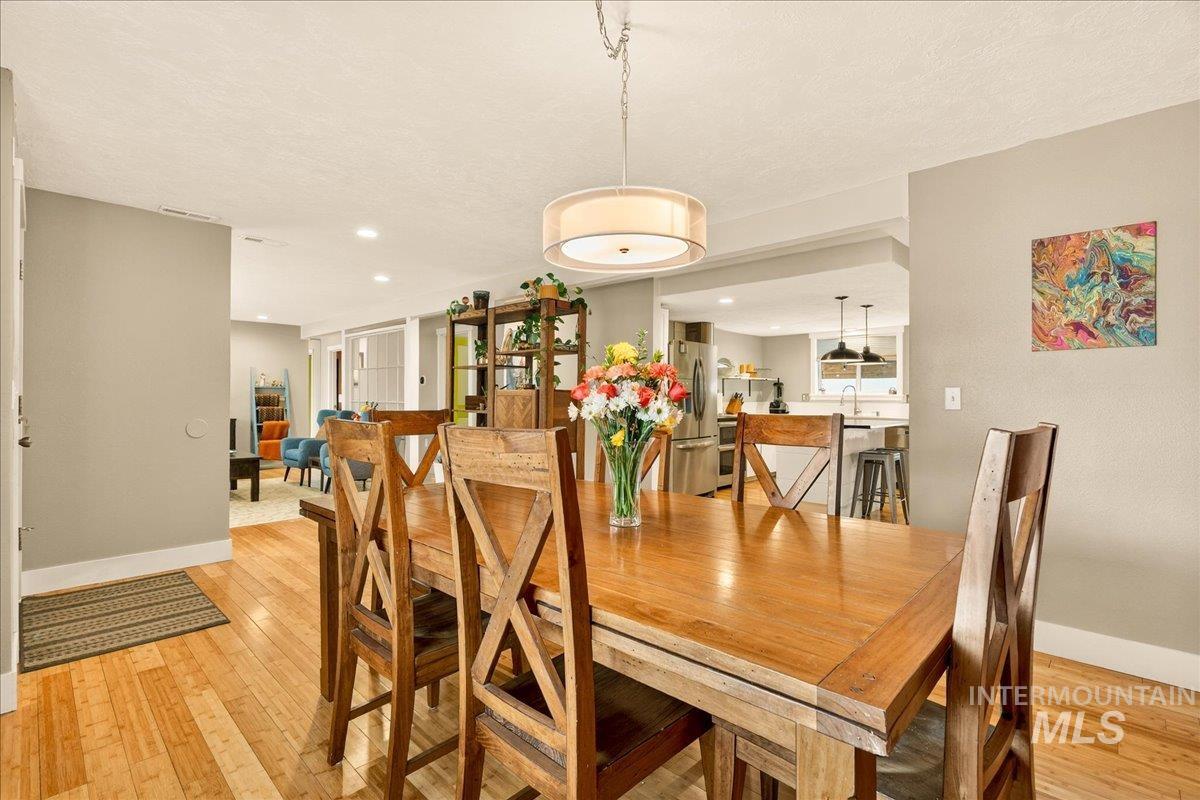 1933 N Blossom Pl, Meridian, Idaho 83646, 6 Bedrooms, 2.5 Bathrooms, Residential For Sale, Price $600,000,MLS 98977864