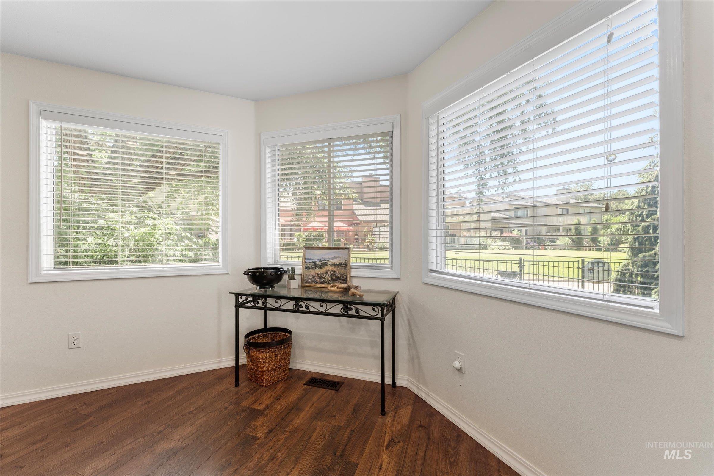 5811 W Sterling LN, Boise, Idaho 83703, 4 Bedrooms, 2.5 Bathrooms, Residential For Sale, Price $679,000,MLS 98977865