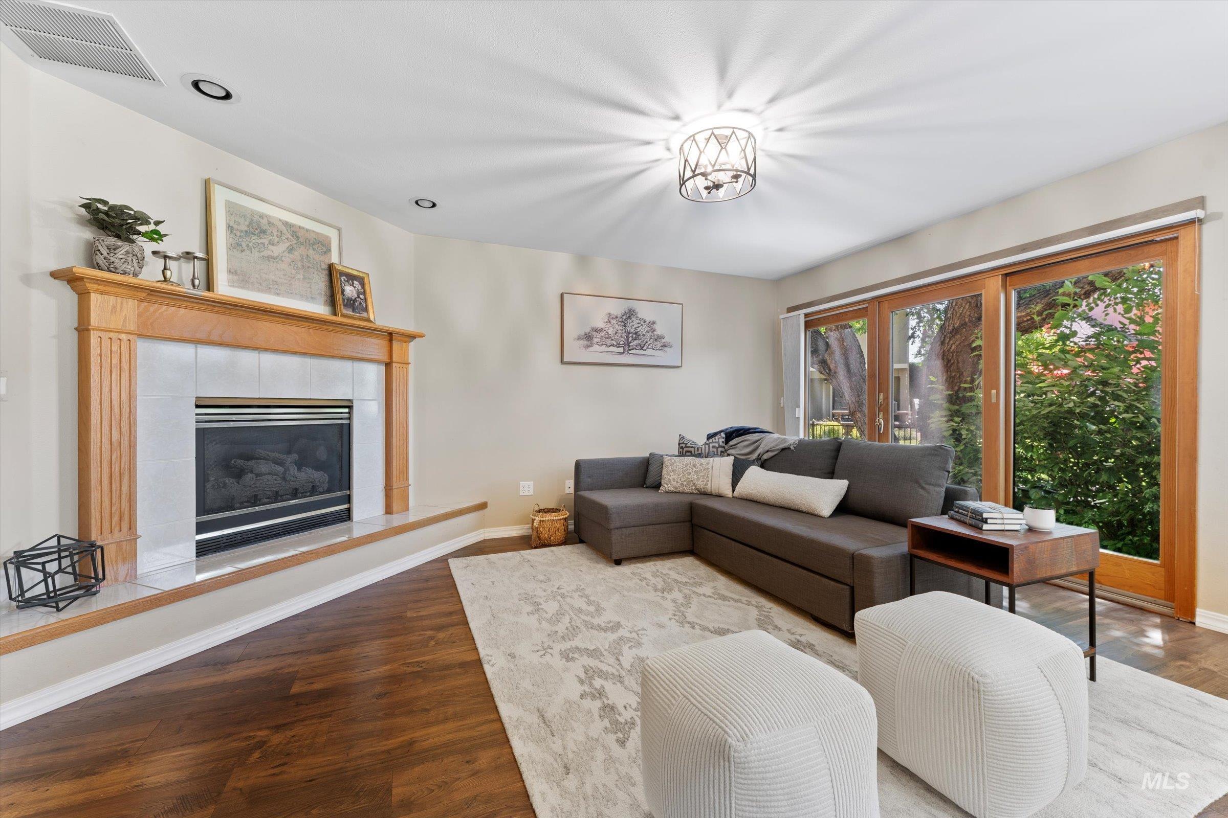 5811 W Sterling LN, Boise, Idaho 83703, 4 Bedrooms, 2.5 Bathrooms, Residential For Sale, Price $679,000,MLS 98977865