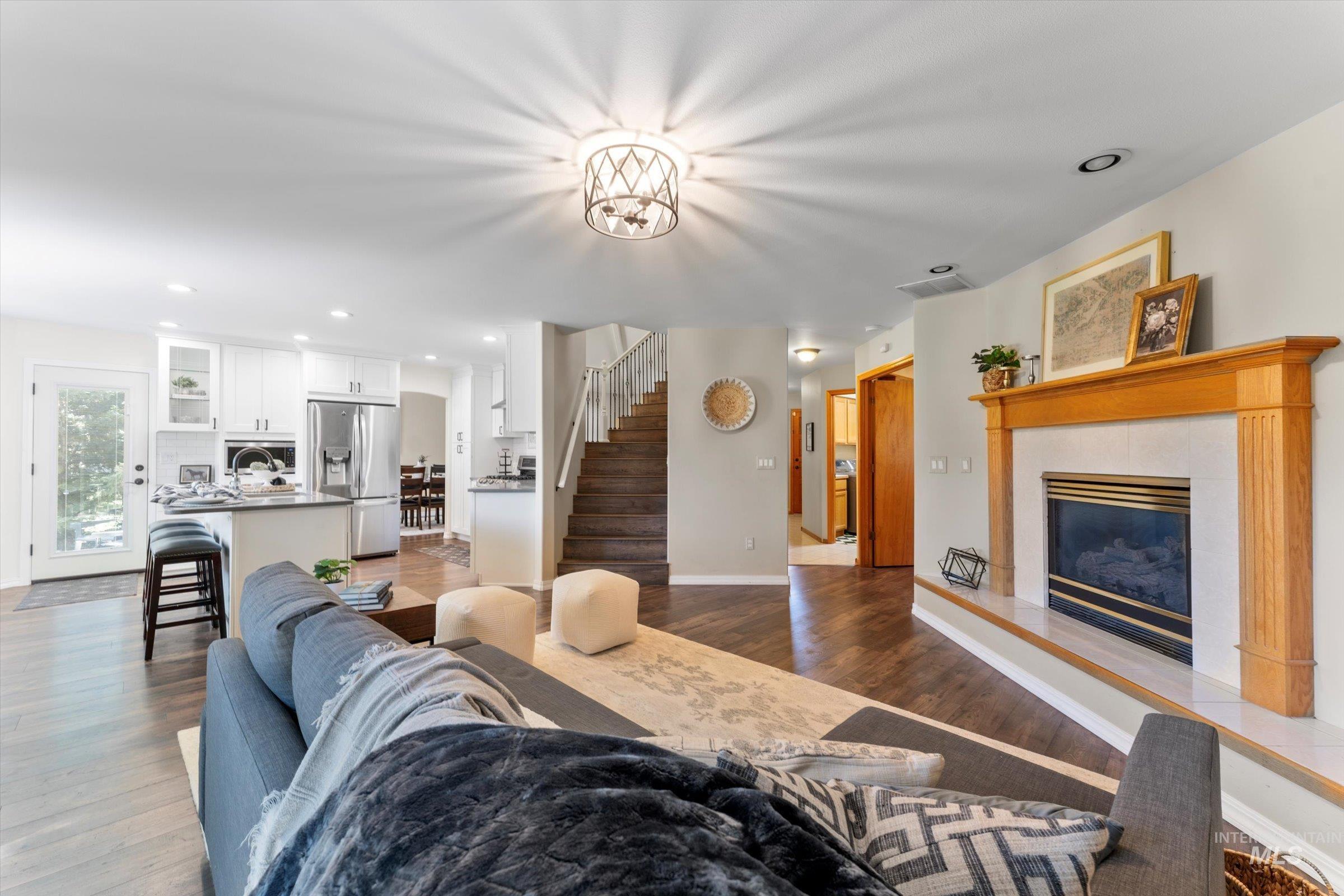 5811 W Sterling LN, Boise, Idaho 83703, 4 Bedrooms, 2.5 Bathrooms, Residential For Sale, Price $679,000,MLS 98977865