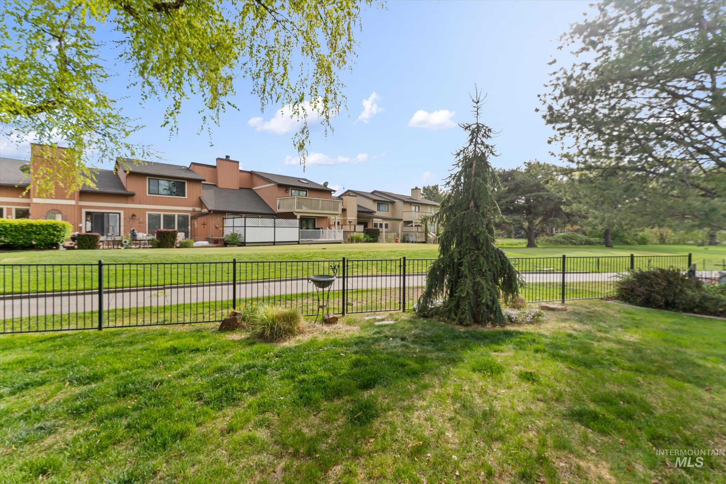 5811 W Sterling LN, Boise, Idaho 83703, 4 Bedrooms, 2.5 Bathrooms, Residential For Sale, Price $679,000,MLS 98977865