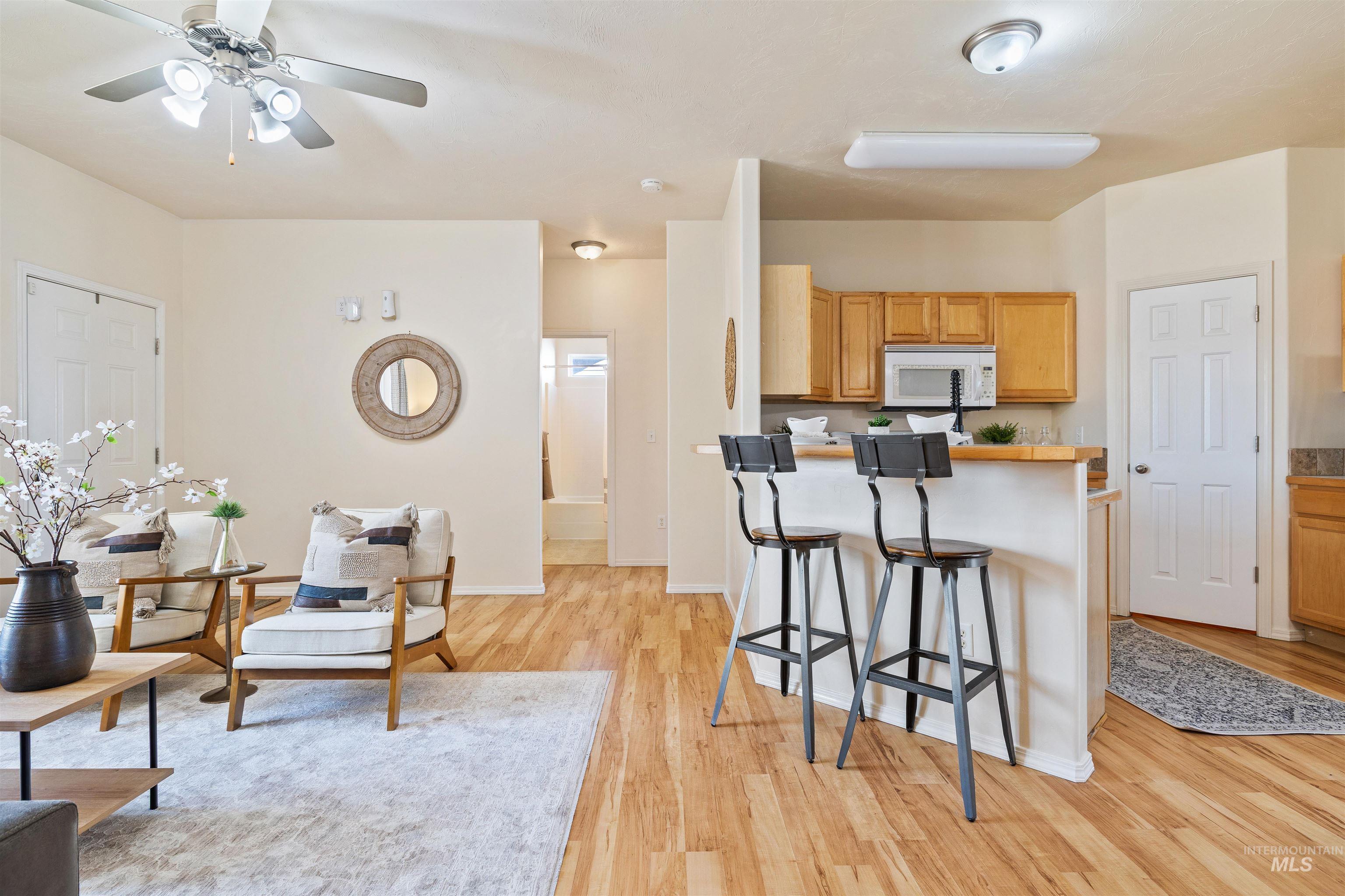 1597 Vista Dr., Twin Falls, Idaho 83301, 3 Bedrooms, 2 Bathrooms, Residential For Sale, Price $320,900,MLS 98977866