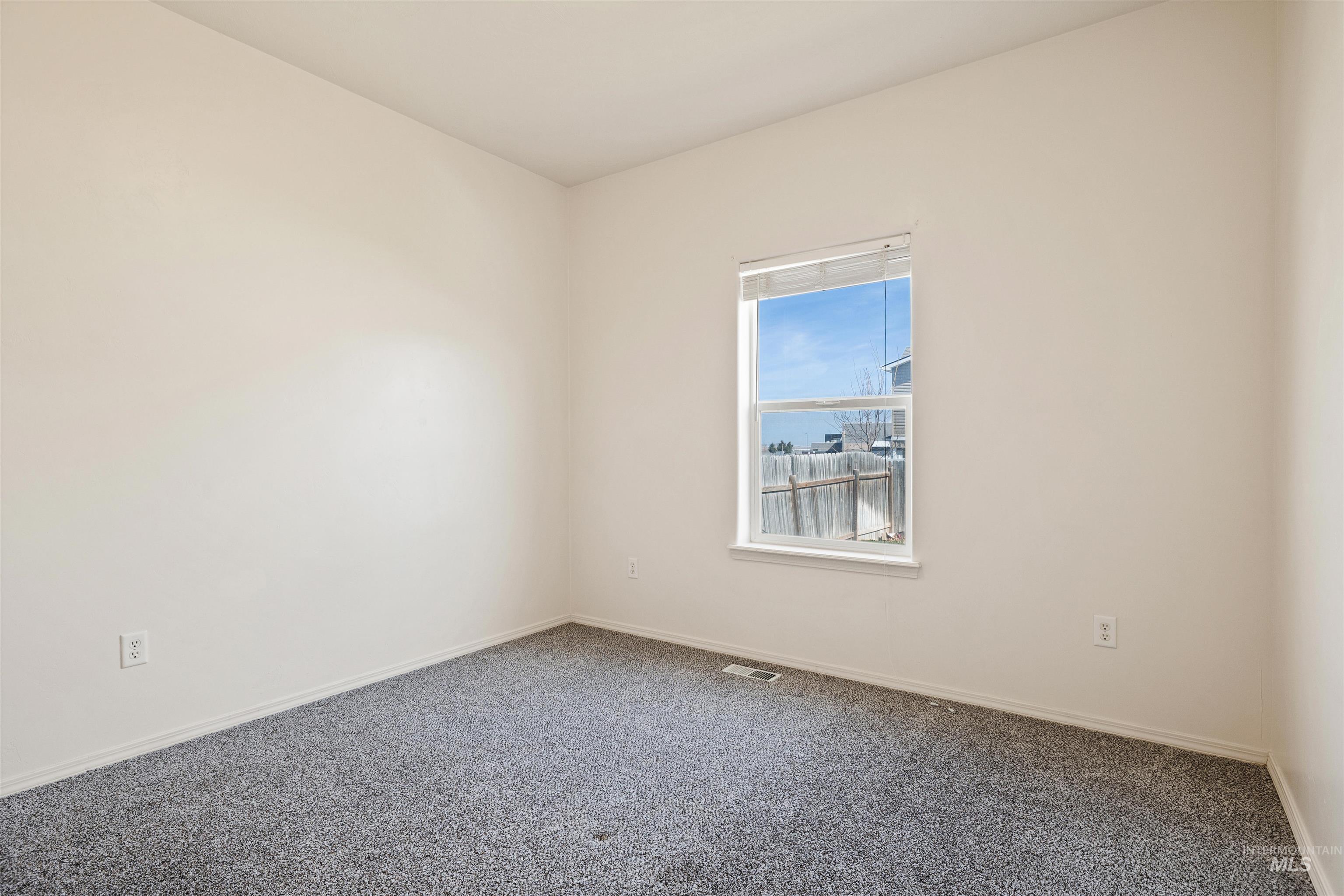 1597 Vista Dr., Twin Falls, Idaho 83301, 3 Bedrooms, 2 Bathrooms, Residential For Sale, Price $320,900,MLS 98977866