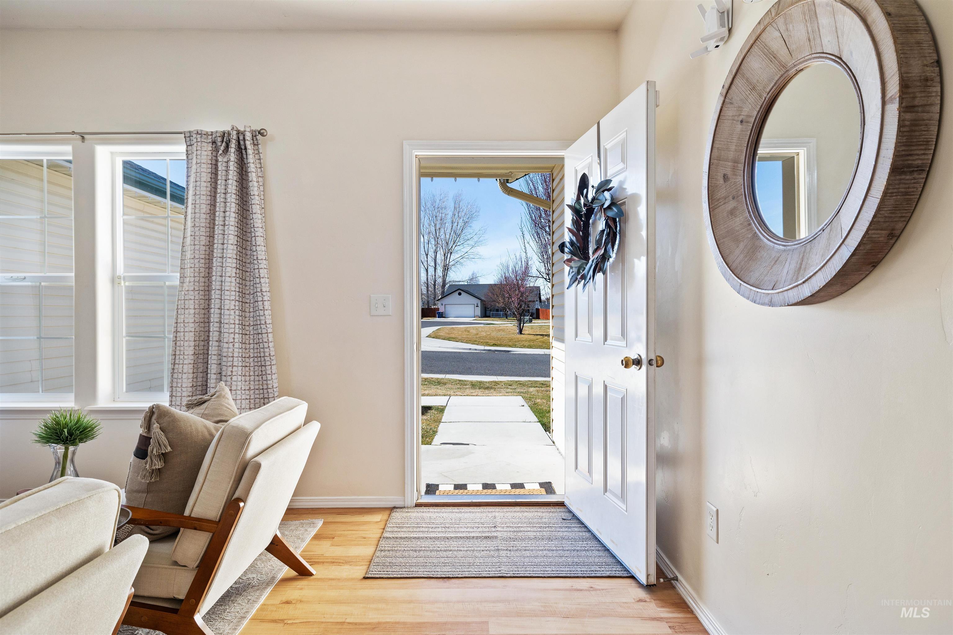 1597 Vista Dr., Twin Falls, Idaho 83301, 3 Bedrooms, 2 Bathrooms, Residential For Sale, Price $320,900,MLS 98977866