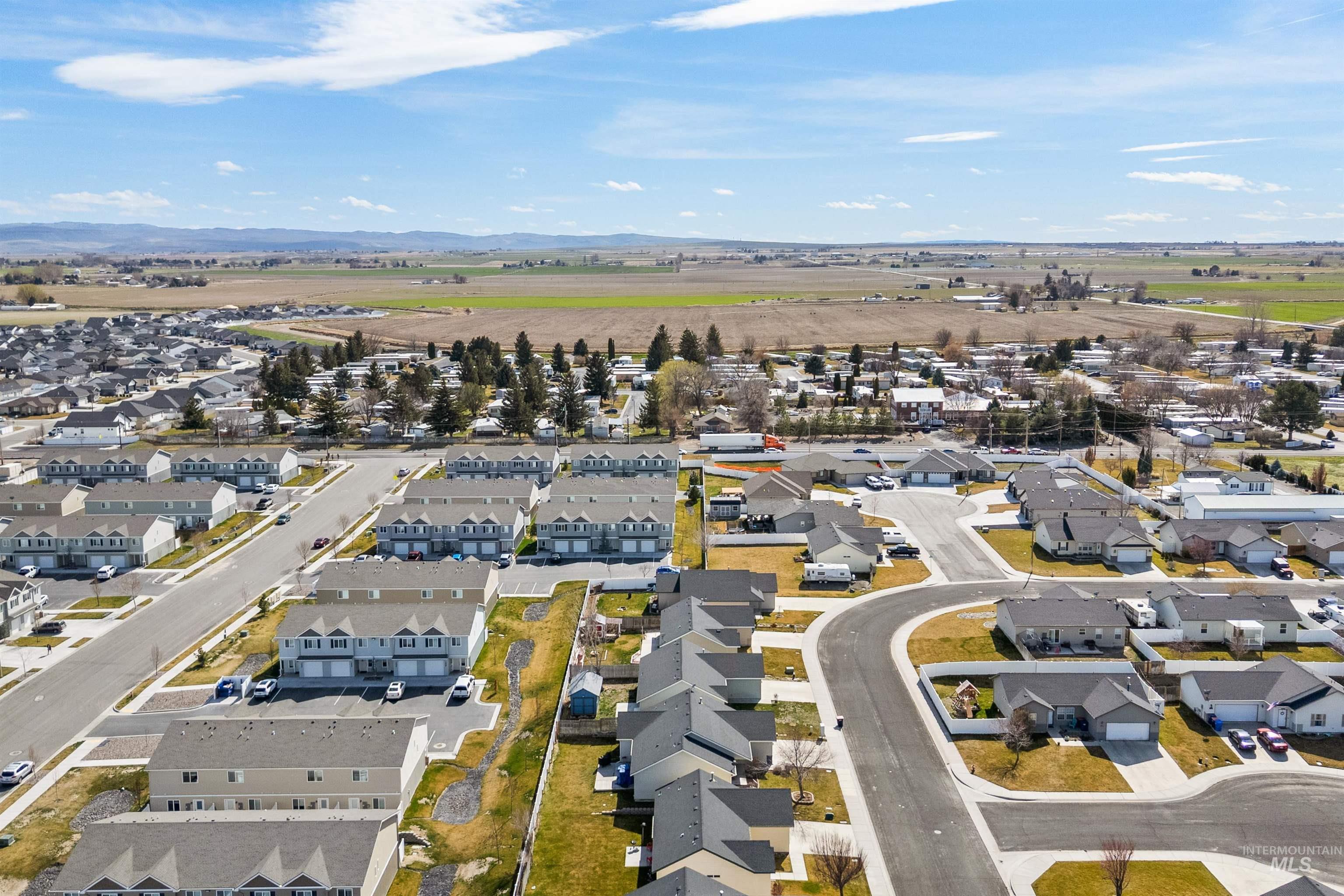 1597 Vista Dr., Twin Falls, Idaho 83301, 3 Bedrooms, 2 Bathrooms, Residential For Sale, Price $320,900,MLS 98977866