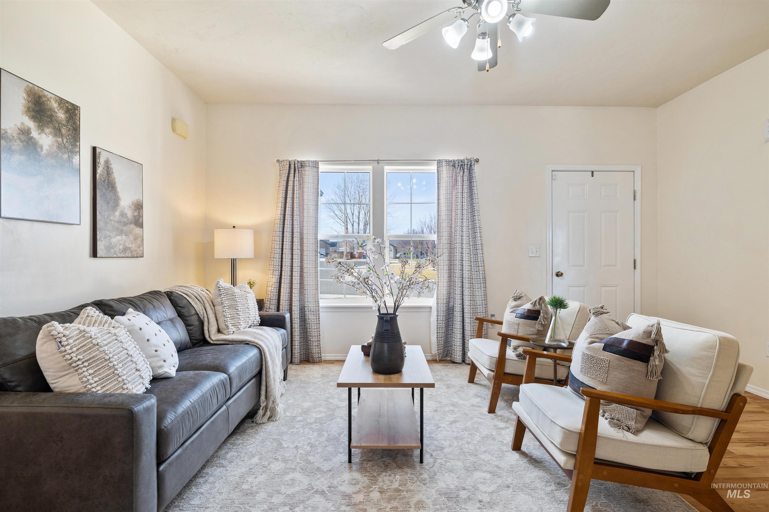 1597 Vista Dr., Twin Falls, Idaho 83301, 3 Bedrooms, 2 Bathrooms, Residential For Sale, Price $320,900,MLS 98977866