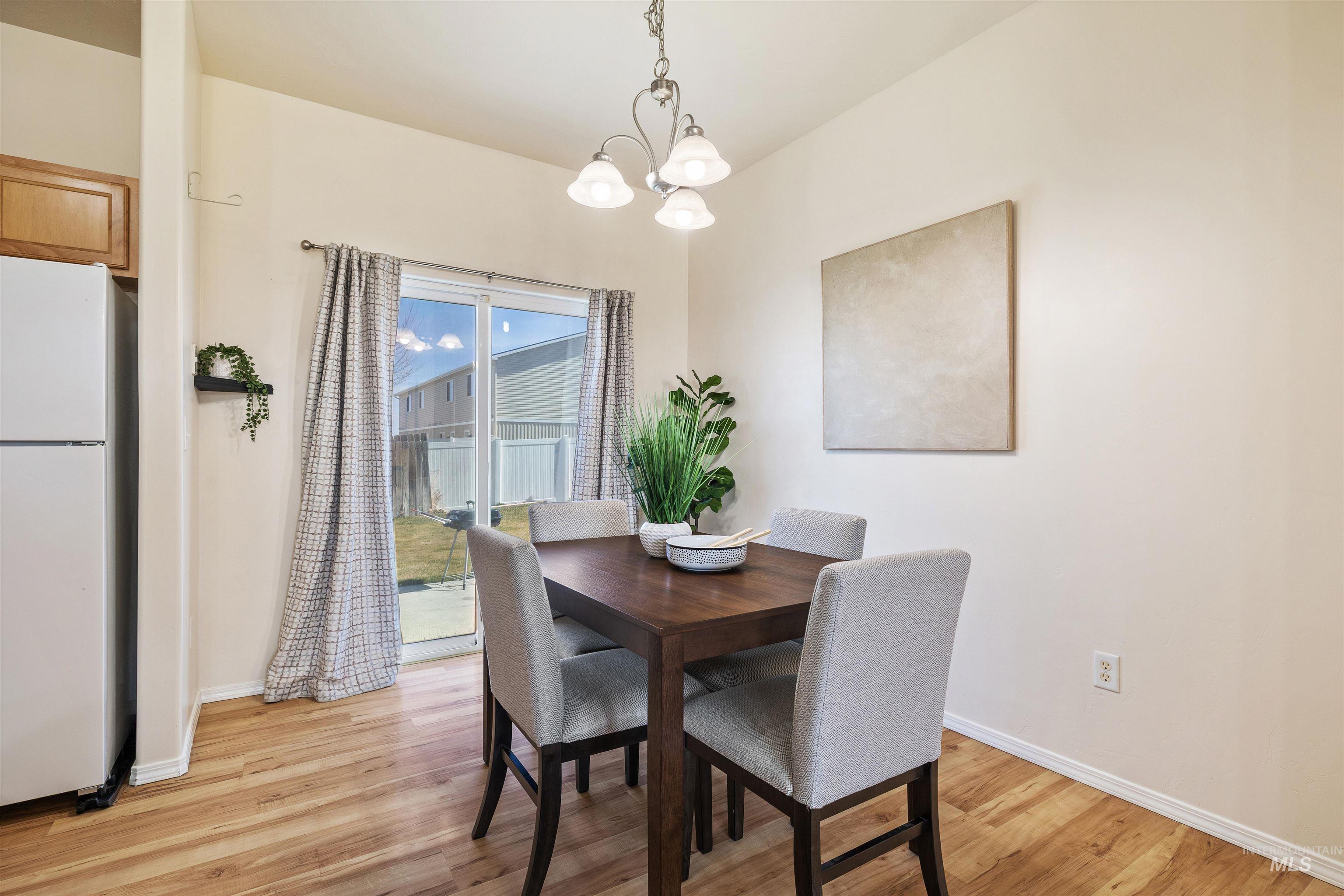 1597 Vista Dr., Twin Falls, Idaho 83301, 3 Bedrooms, 2 Bathrooms, Residential For Sale, Price $320,900,MLS 98977866