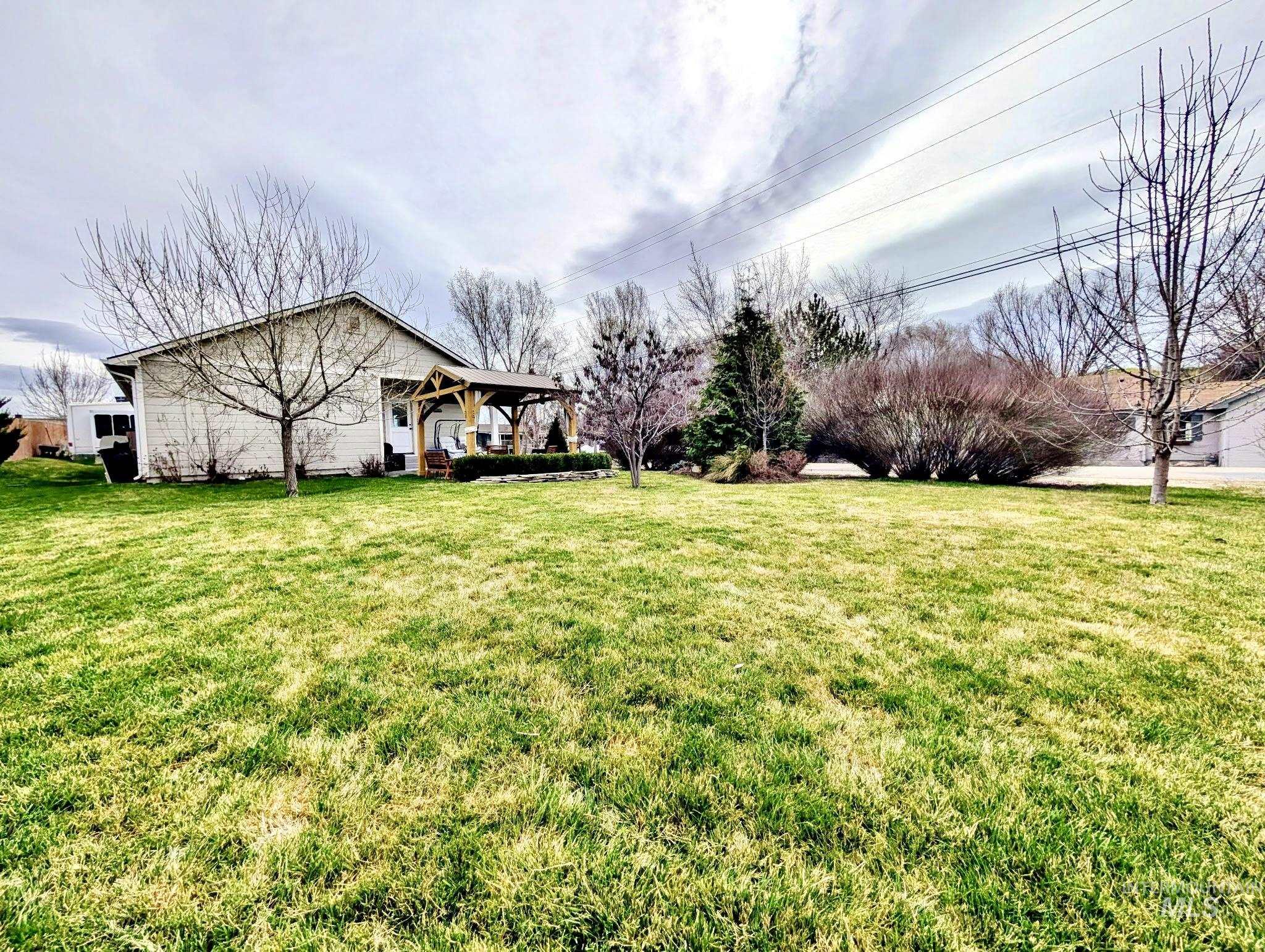 1518 E Florida Ave, Nampa, Idaho 83686-5656, 3 Bedrooms, 2 Bathrooms, Residential For Sale, Price $415,000,MLS 98977868