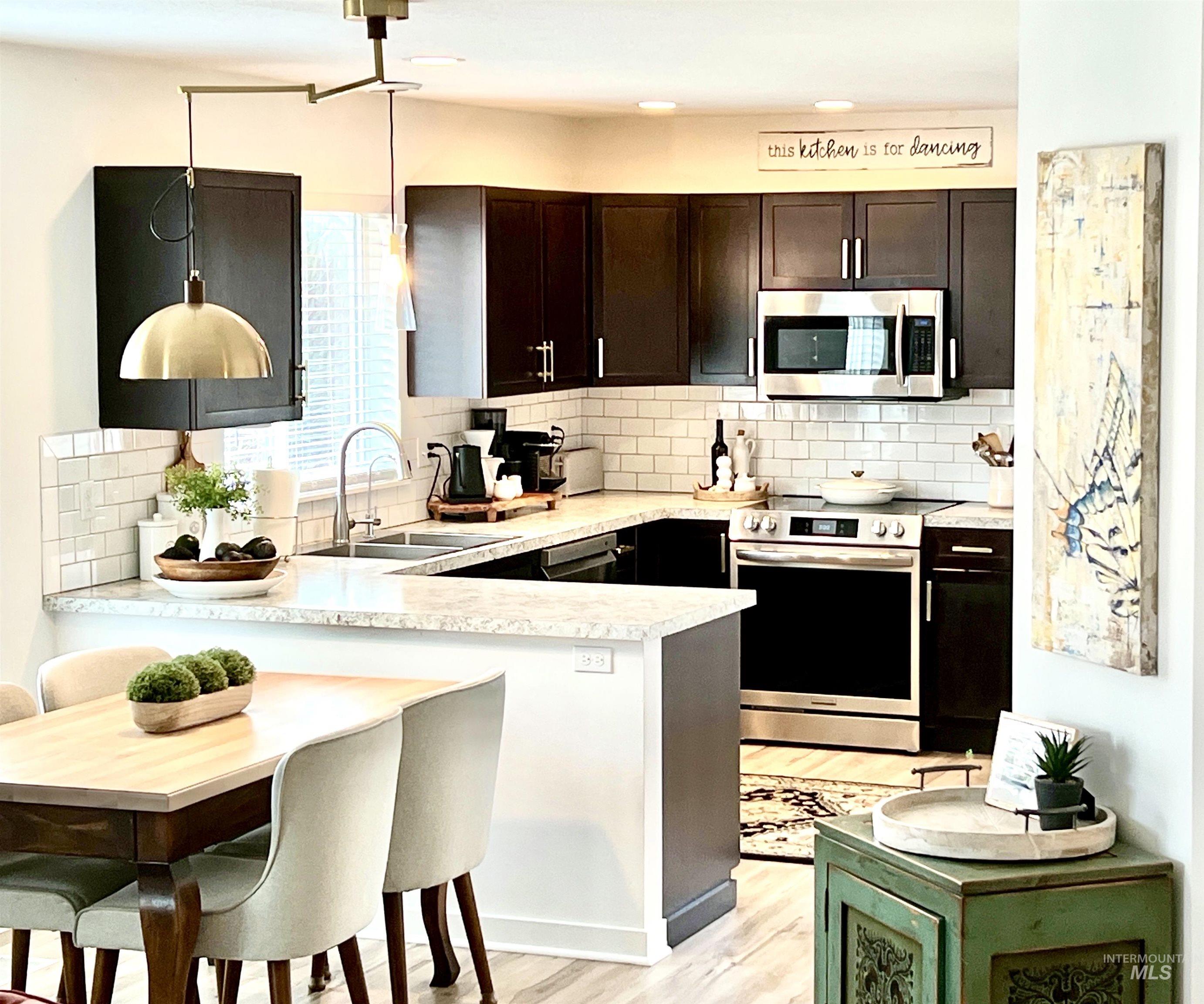 1518 E Florida Ave, Nampa, Idaho 83686-5656, 3 Bedrooms, 2 Bathrooms, Residential For Sale, Price $424,900,MLS 98977868