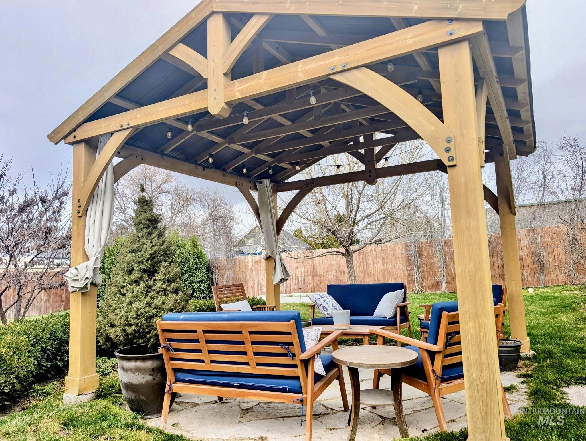 1518 E Florida Ave, Nampa, Idaho 83686-5656, 3 Bedrooms, 2 Bathrooms, Residential For Sale, Price $415,000,MLS 98977868