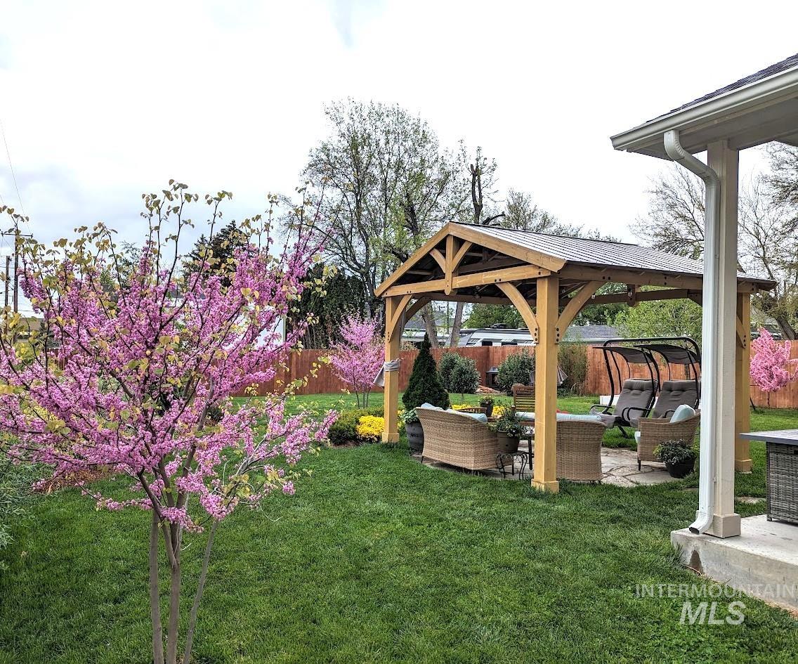 1518 E Florida Ave, Nampa, Idaho 83686-5656, 3 Bedrooms, 2 Bathrooms, Residential For Sale, Price $424,900,MLS 98977868