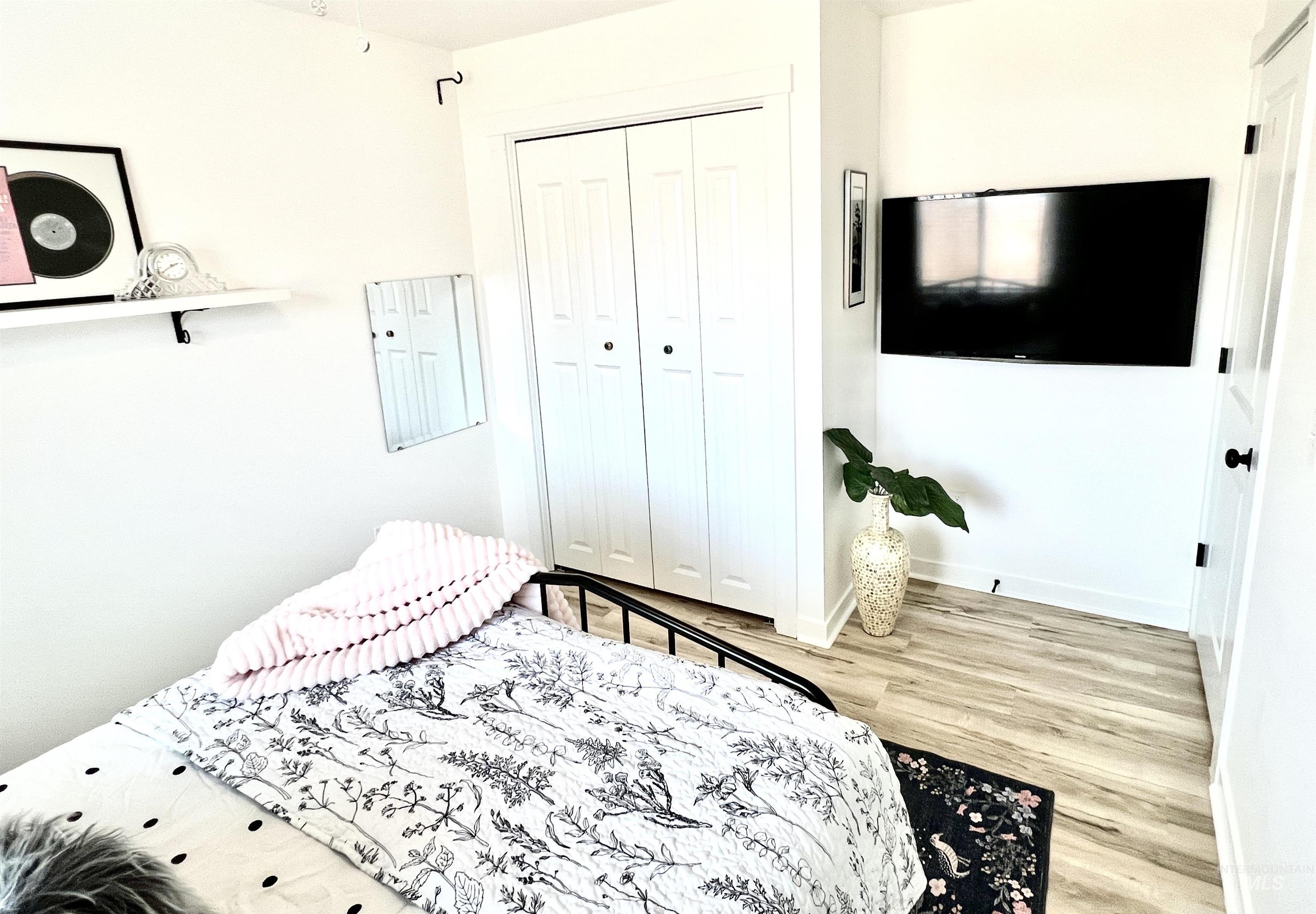 1518 E Florida Ave, Nampa, Idaho 83686-5656, 3 Bedrooms, 2 Bathrooms, Residential For Sale, Price $415,000,MLS 98977868