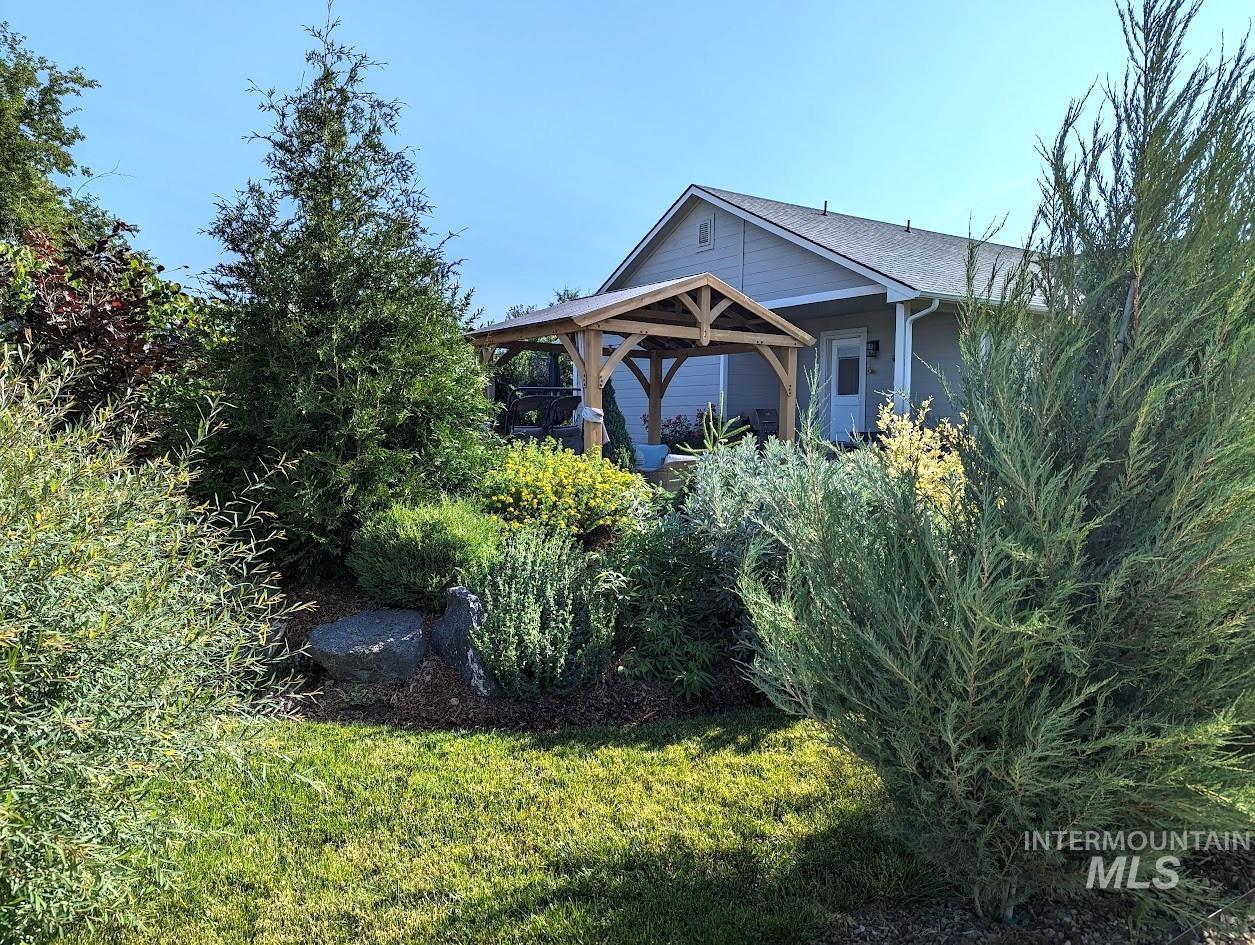 1518 E Florida Ave, Nampa, Idaho 83686-5656, 3 Bedrooms, 2 Bathrooms, Residential For Sale, Price $424,900,MLS 98977868