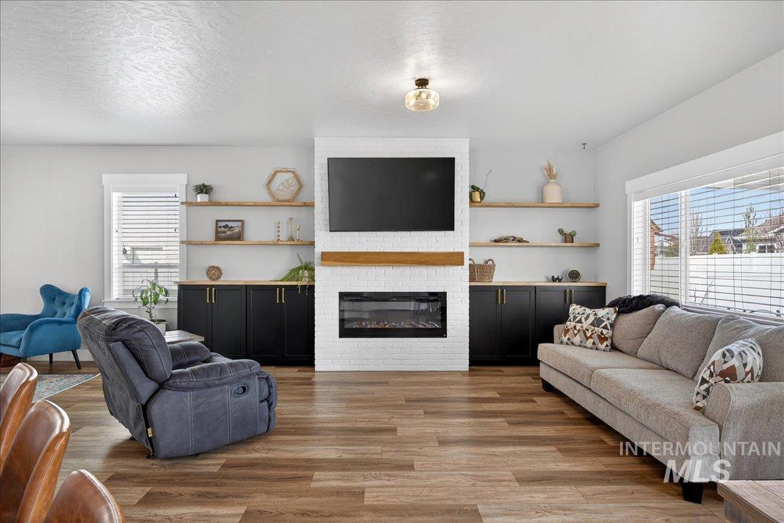 5942 W Algona Dr., Meridian, Idaho 83646, 3 Bedrooms, 3 Bathrooms, Residential For Sale, Price $634,900,MLS 98977869