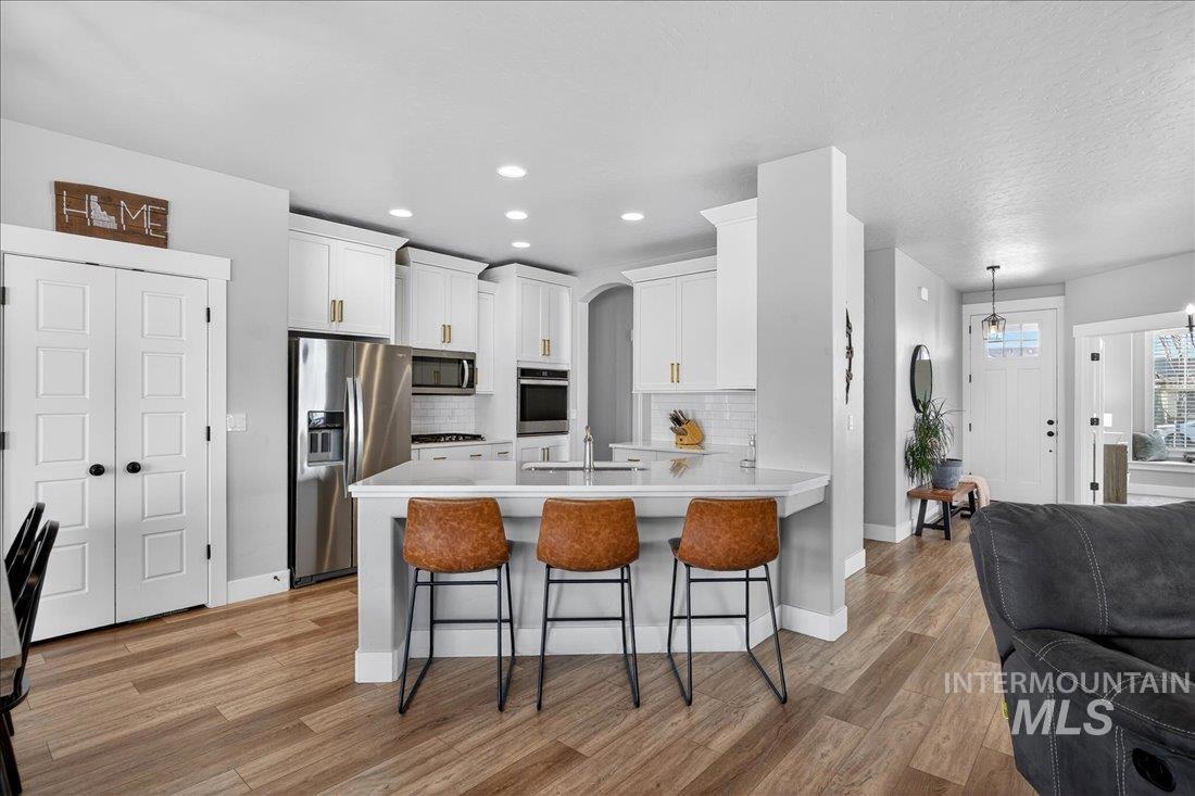 5942 W Algona Dr., Meridian, Idaho 83646, 3 Bedrooms, 3 Bathrooms, Residential For Sale, Price $634,900,MLS 98977869